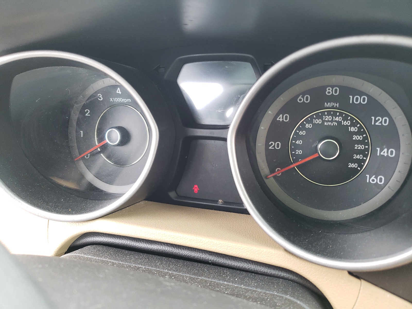 Photo 8 from auction – 2012 HYUNDAI ELANTRA GL with VIN KMHDH4AE3CU309448