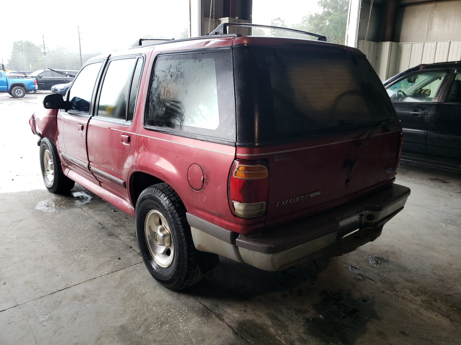 Photo 3 from auction – 1996 FORD EXPLORER with VIN 1FMDU32X1TUA15780