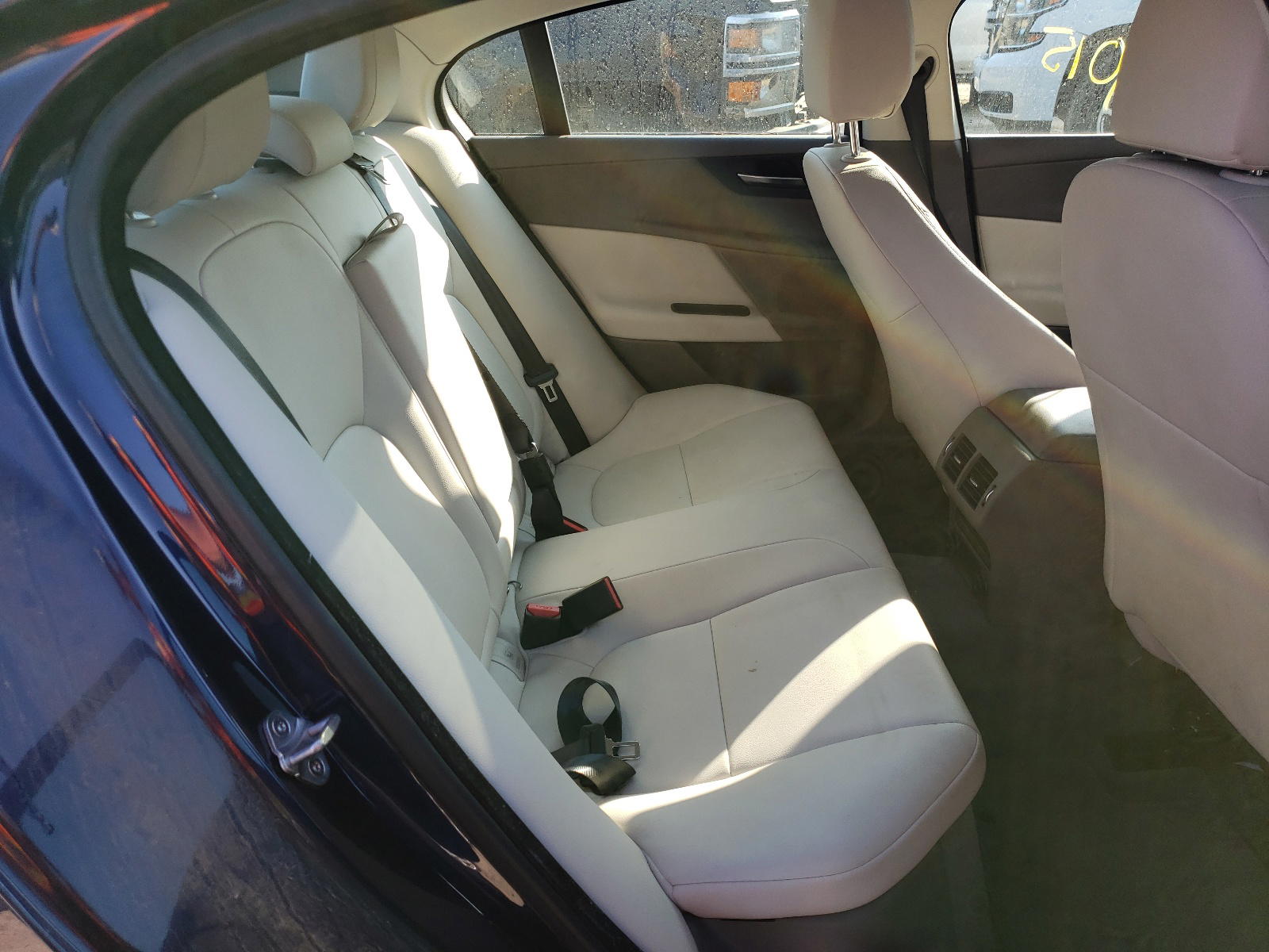 Photo 6 from auction – 2017 JAGUAR XE with VIN SAJAR4BG8HA960766