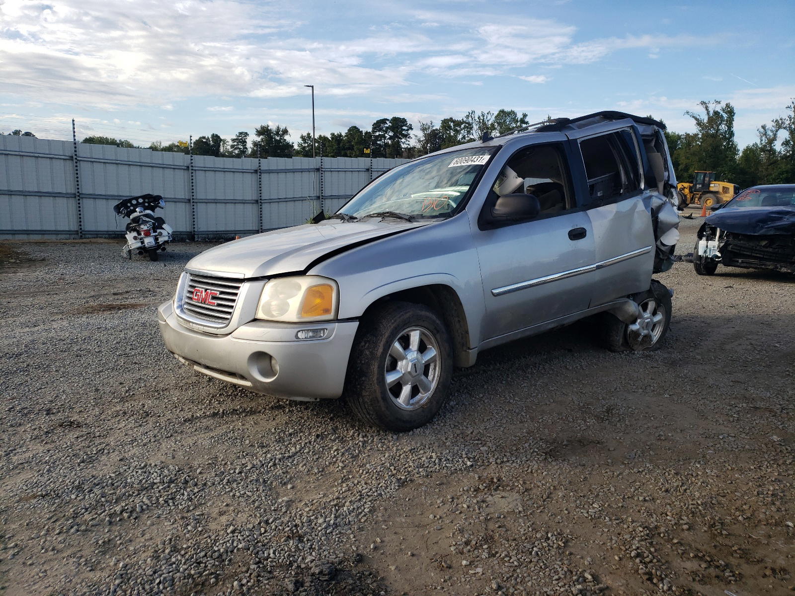 Photo 2 from auction – 2007 GMC ENVOY with VIN 1GKDS13S872100557
