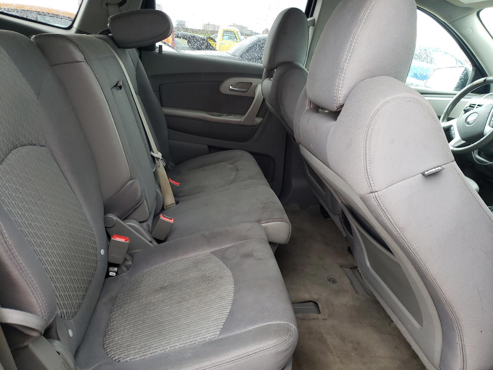 Photo 6 from auction – 2011 CHEVROLET TRAVERSE L with VIN 1GNKRFED1BJ204520