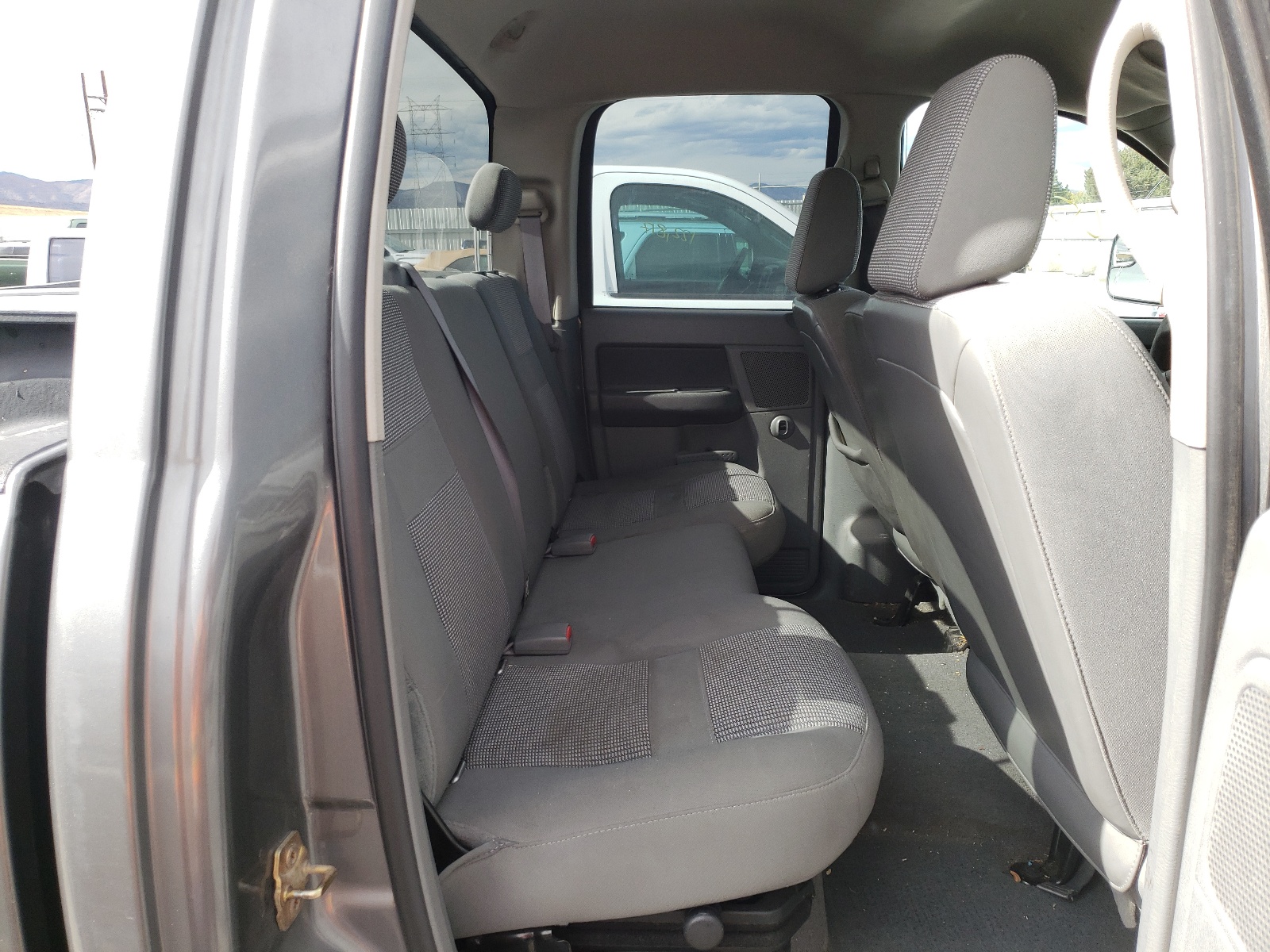 Photo 6 from auction – 2006 DODGE RAM 1500 S with VIN 1D7HU18N26S553507