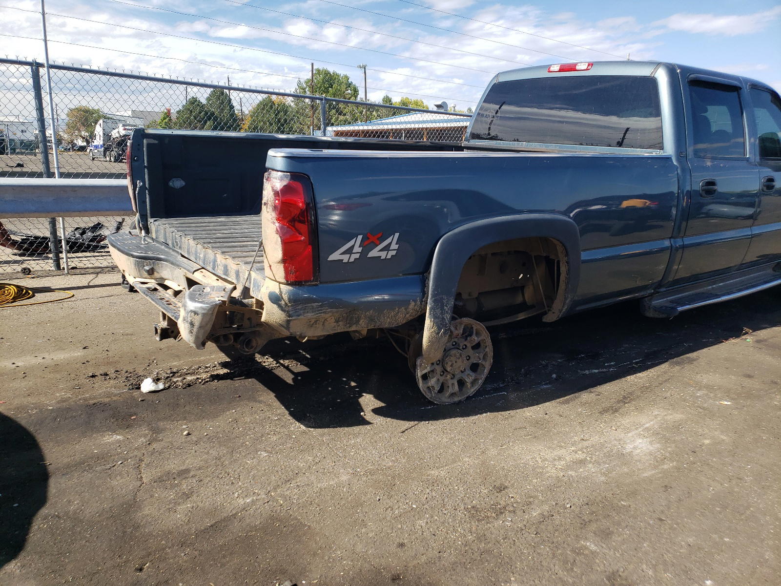 Photo 9 from auction – 2006 CHEVROLET SILVERADO with VIN 1GCHK33D96F230204