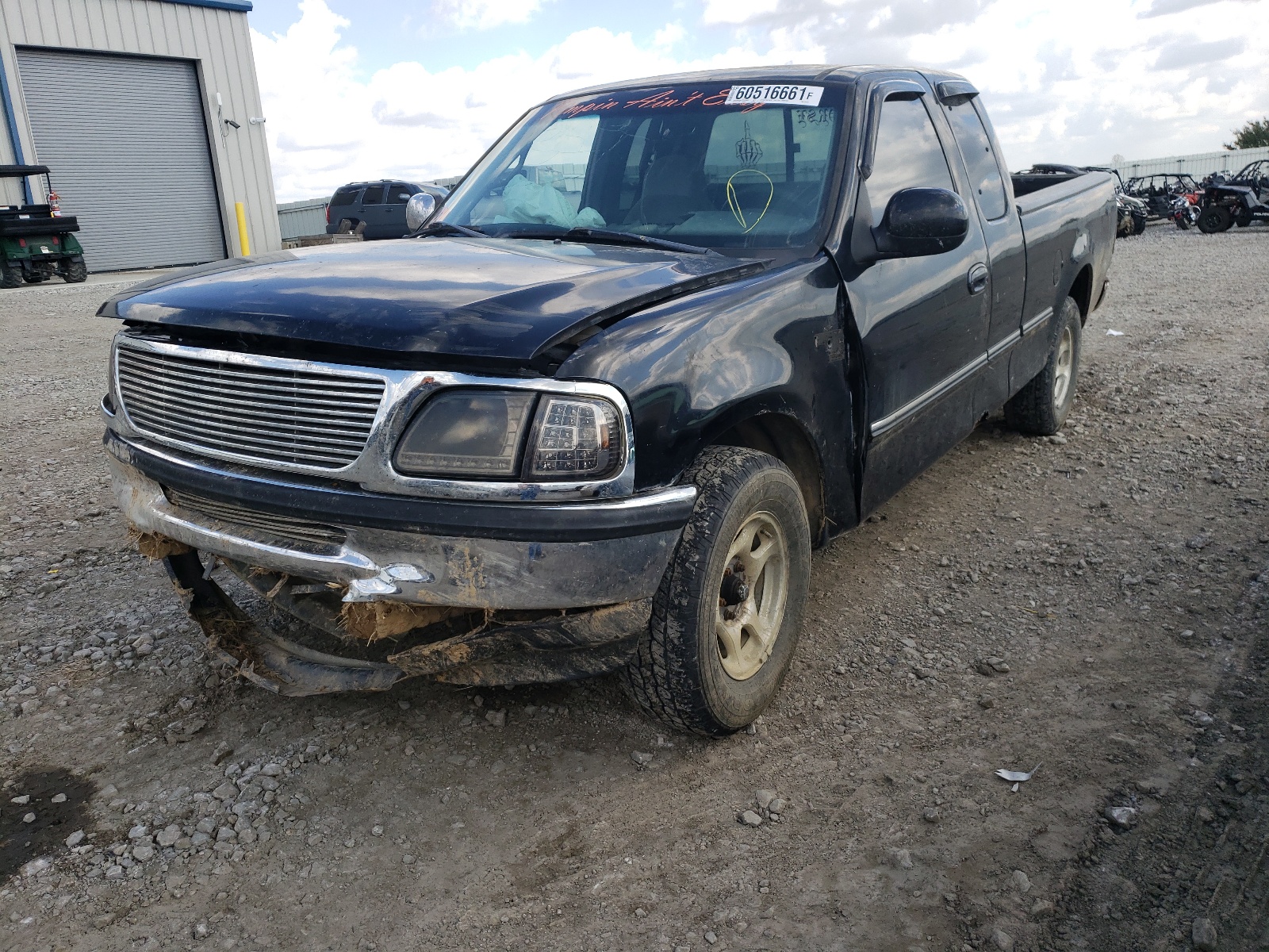 Photo 2 from auction – 1998 FORD F150 with VIN 1FTDX1767WNA11974