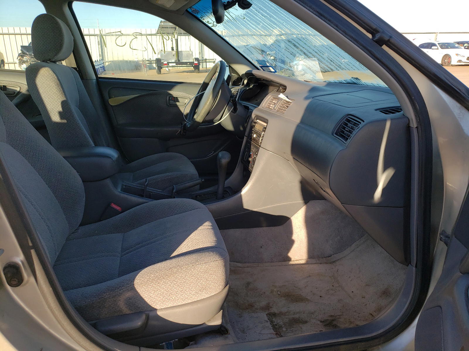 Photo 5 from auction – 2000 TOYOTA CAMRY CE with VIN JT2BF22K6Y0251420