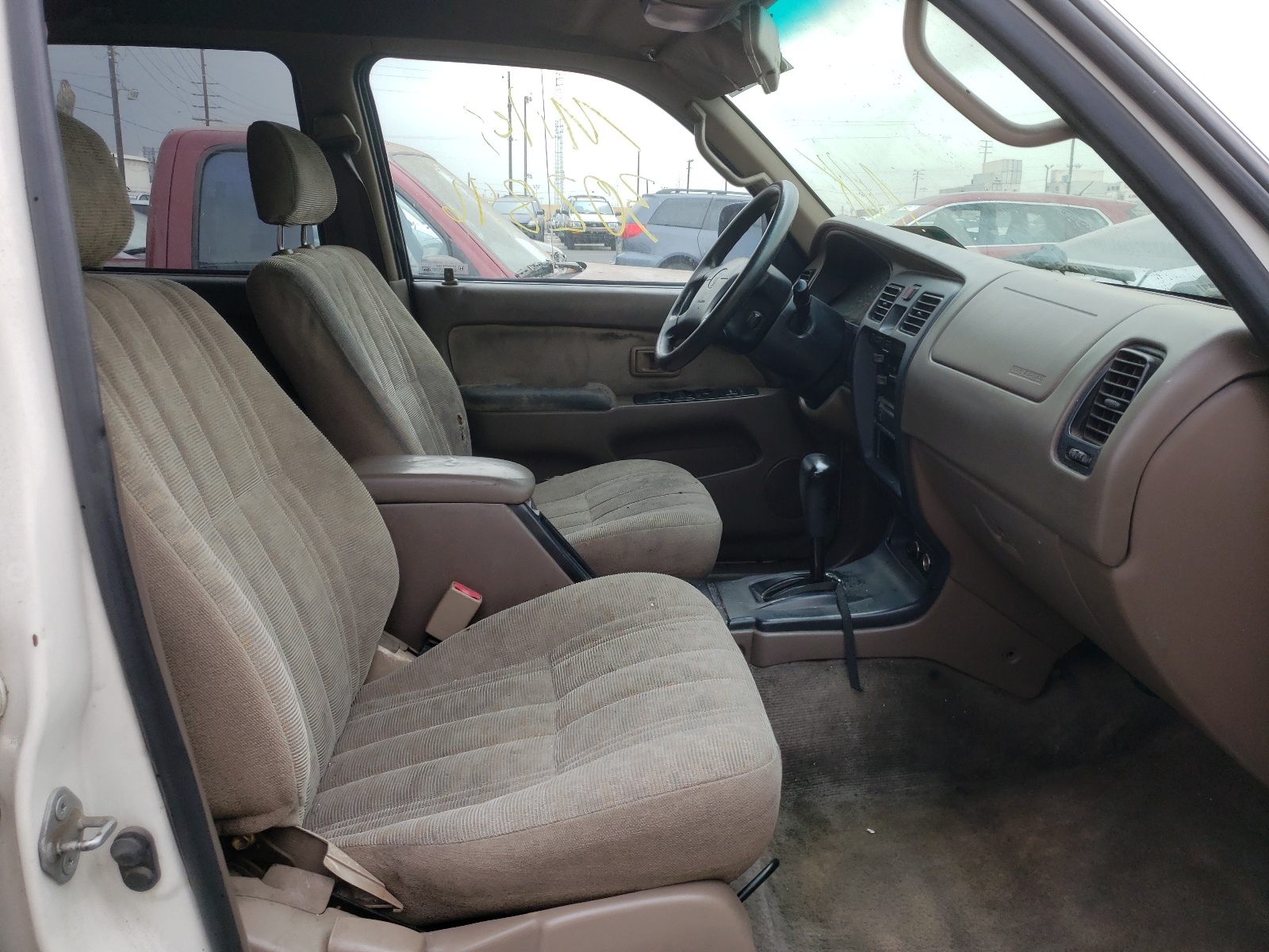 Photo 5 from auction – 1999 TOYOTA 4RUNNER with VIN JT3GM84R7X0049575
