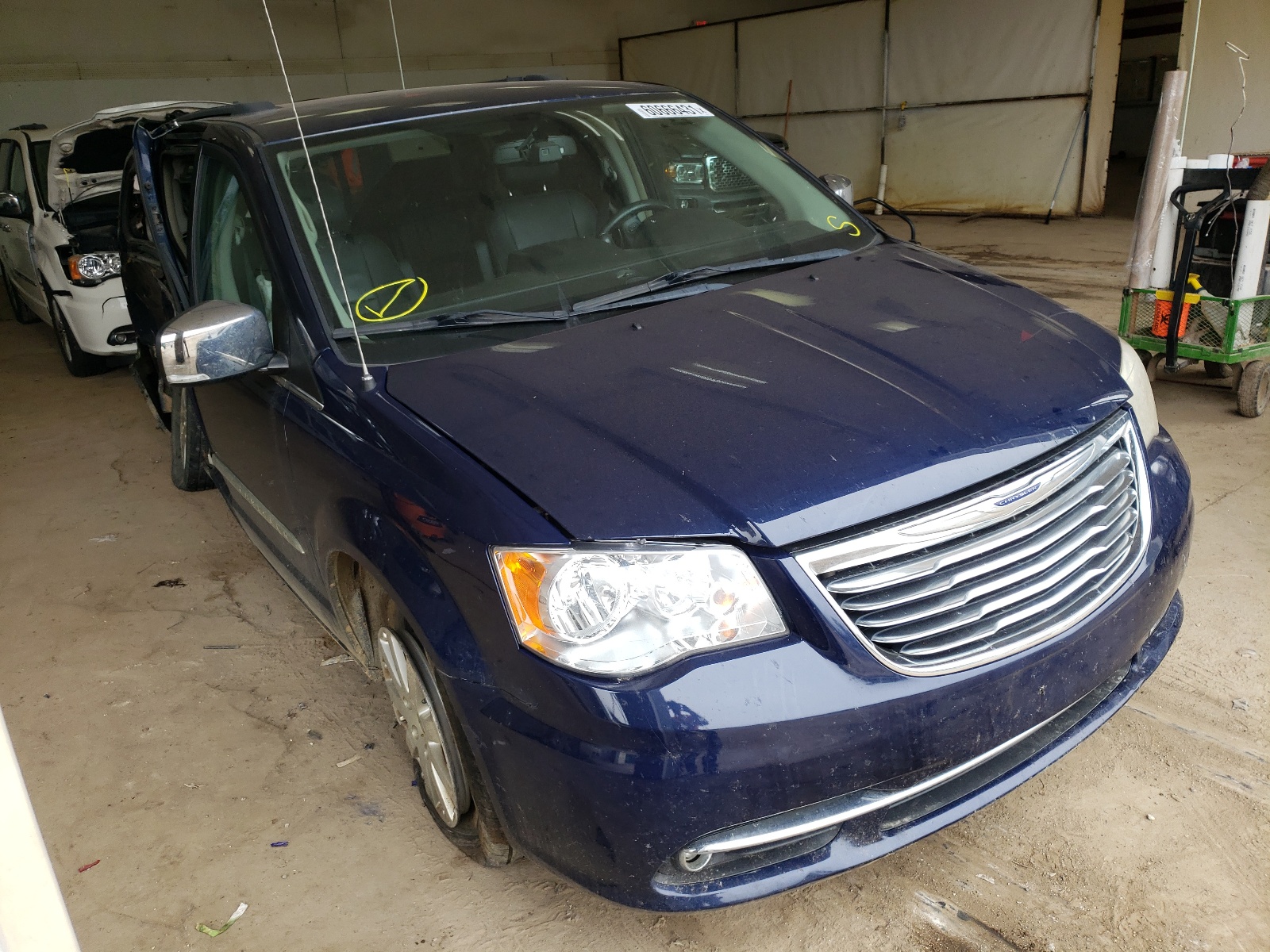 Photo 1 from auction – 2012 CHRYSLER TOWN & COU with VIN 2C4RC1CG9CR345437
