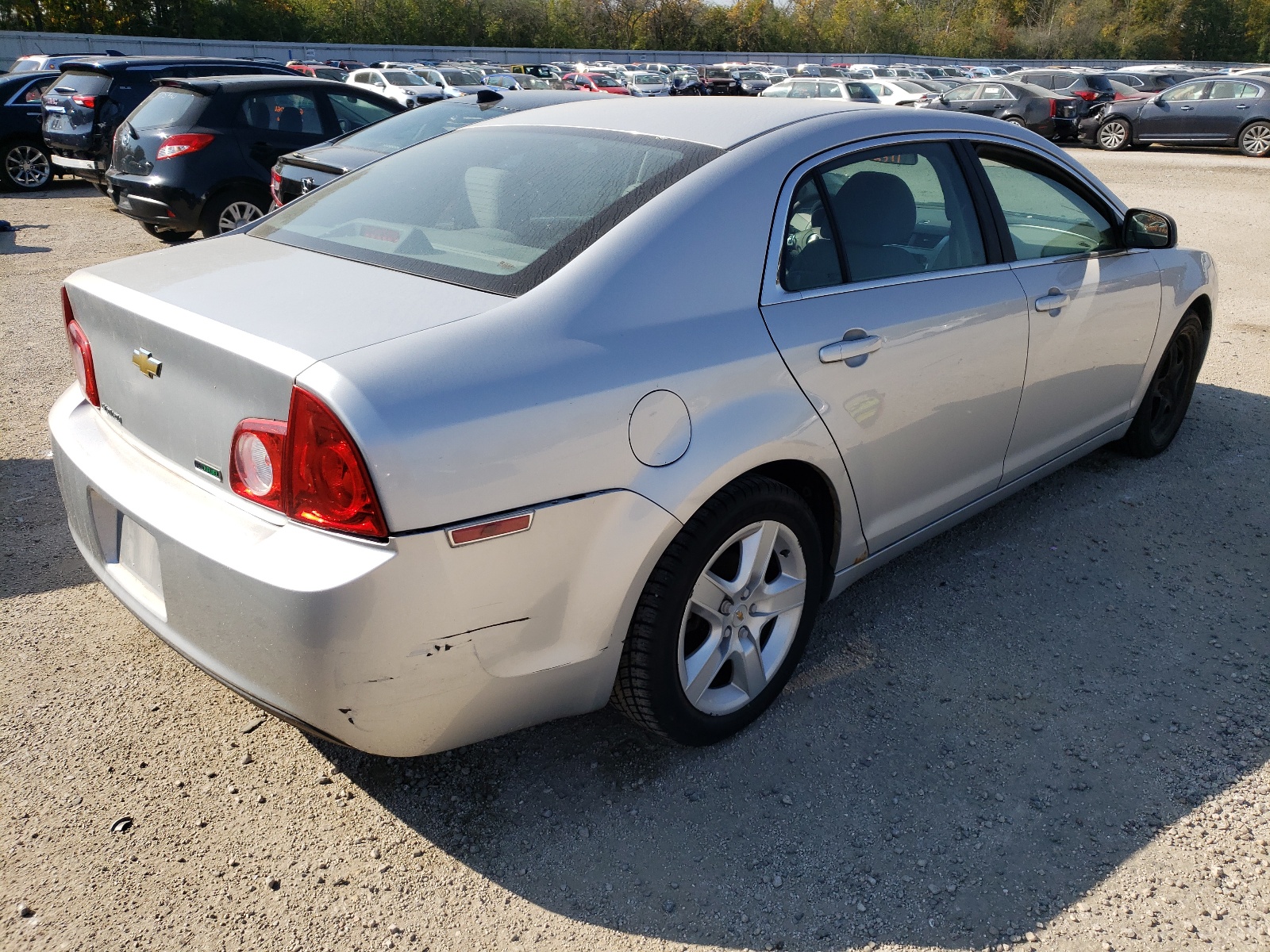 Zdjęcie 4 z aukcji – 2011 CHEVROLET MALIBU z VIN 1G1ZA5EU7BF104491