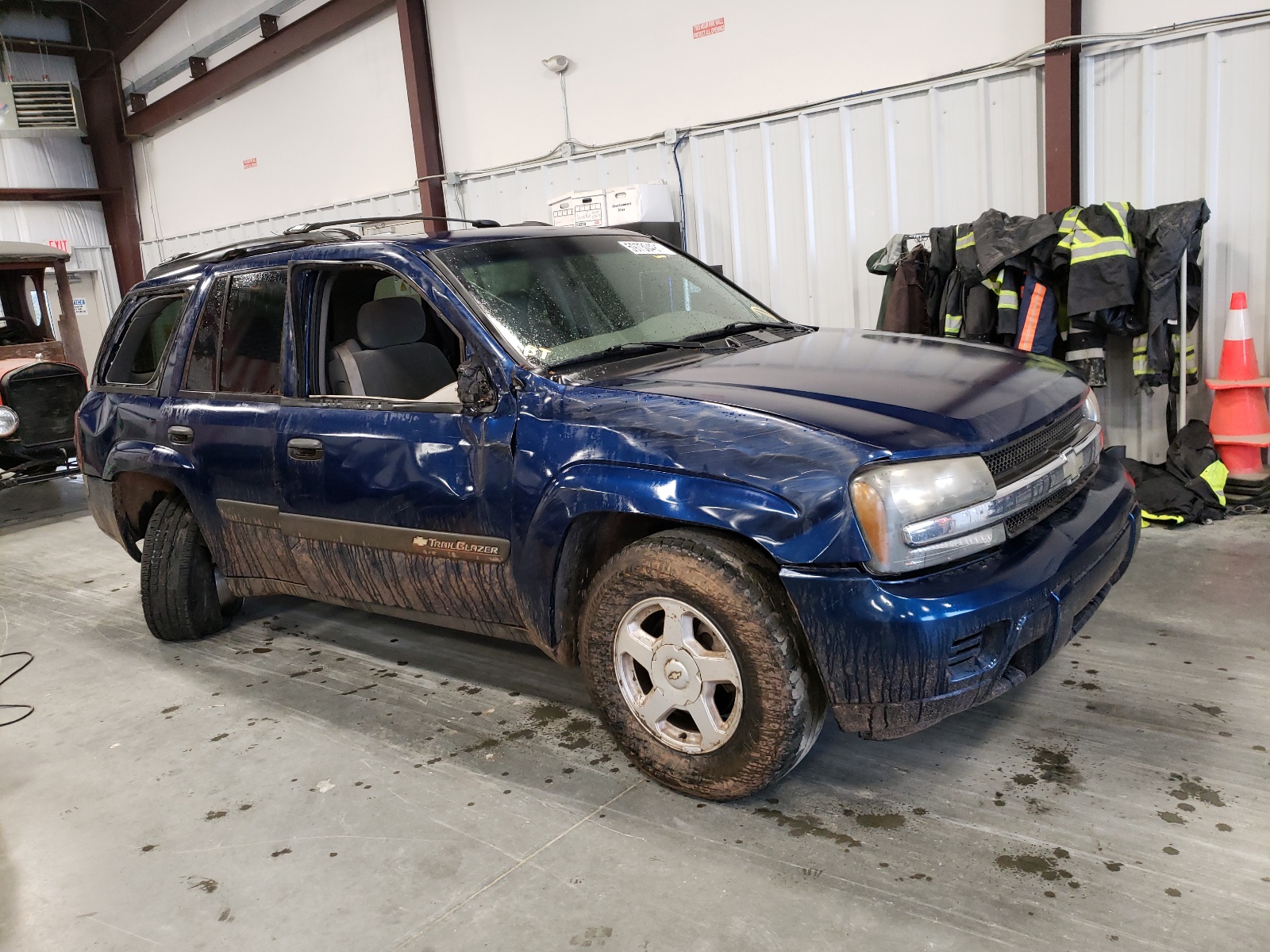 CHEVROLET TRAILBLAZE 2003 with VIN 1GNDS13S732135989 - Photo from auction