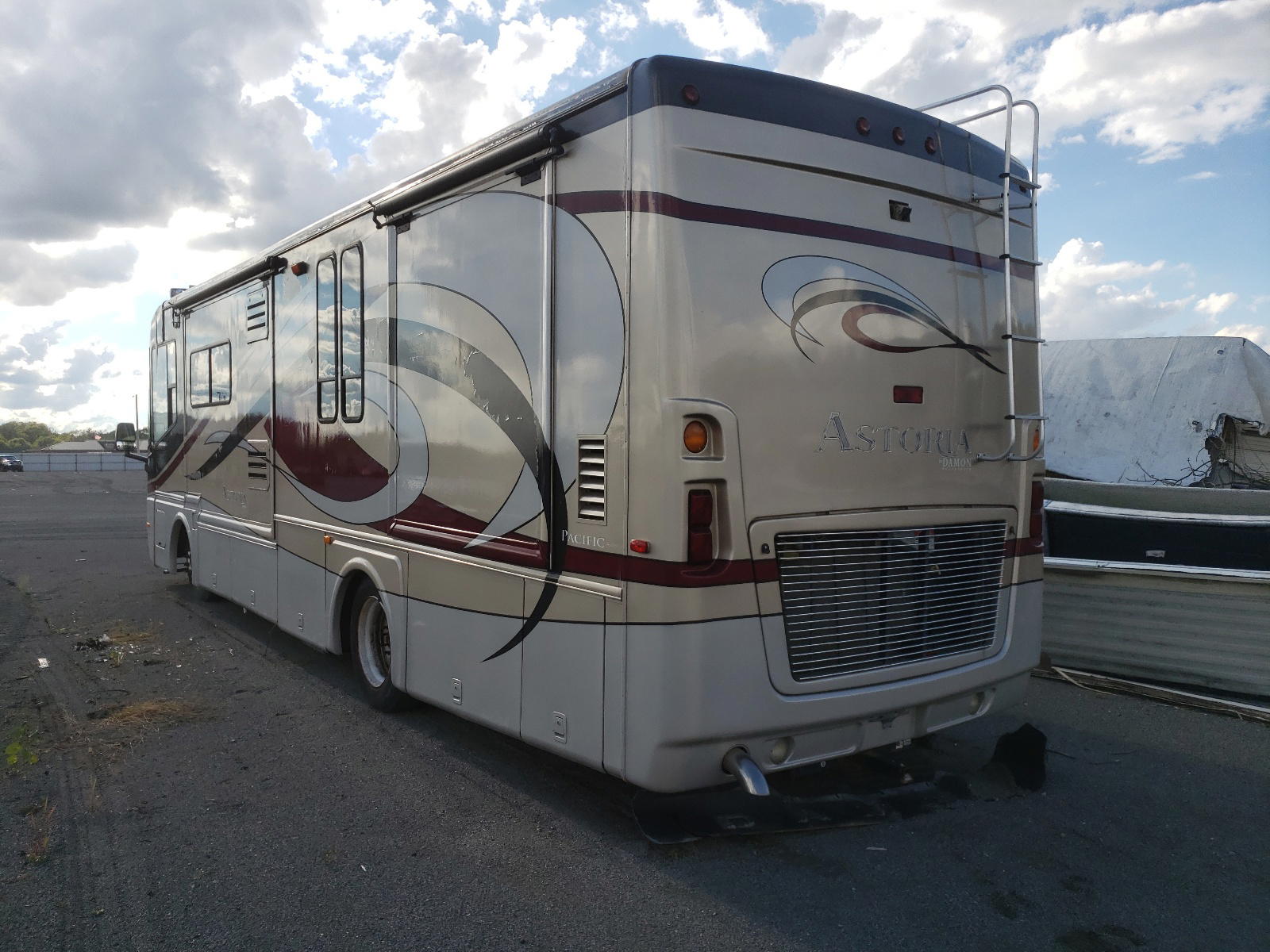 Photo 3 from auction – 2006 FREIGHTLINER CHASSIS X with VIN 4UZAB2BV76CV86217