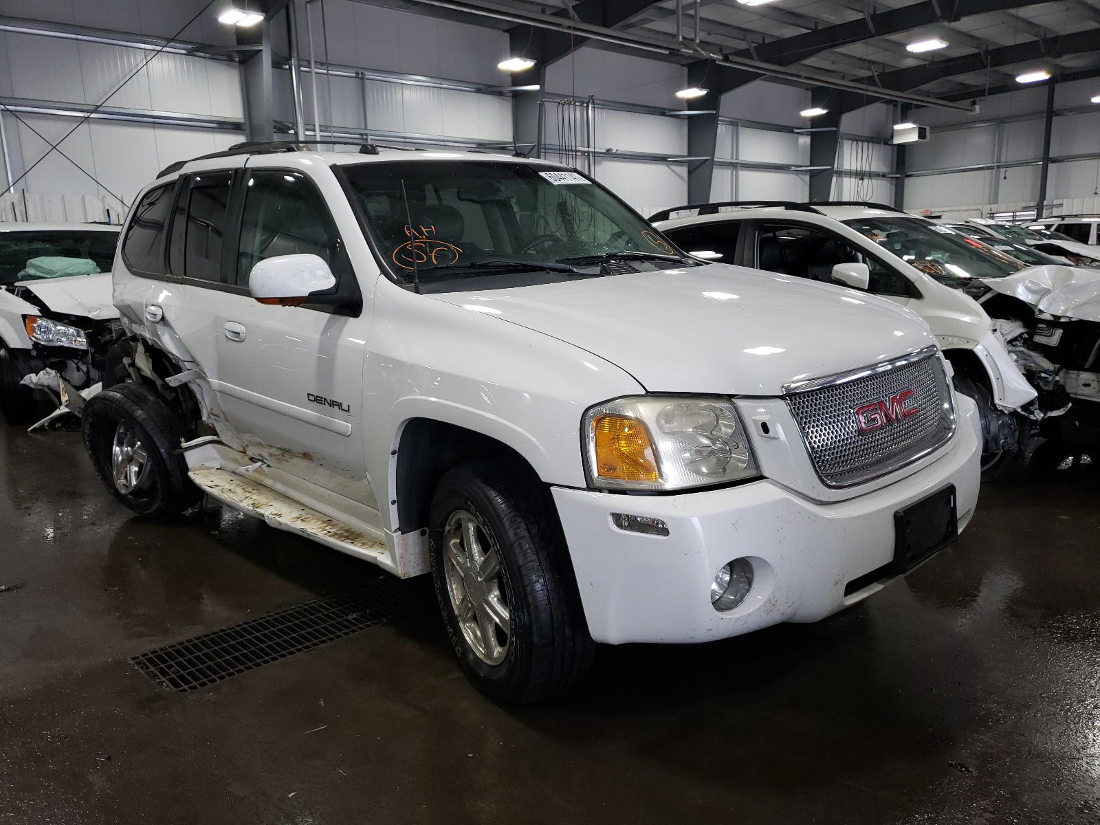 GMC ENVOY DENA 2005 with VIN 1GKET63M052348427 - Photo from auction