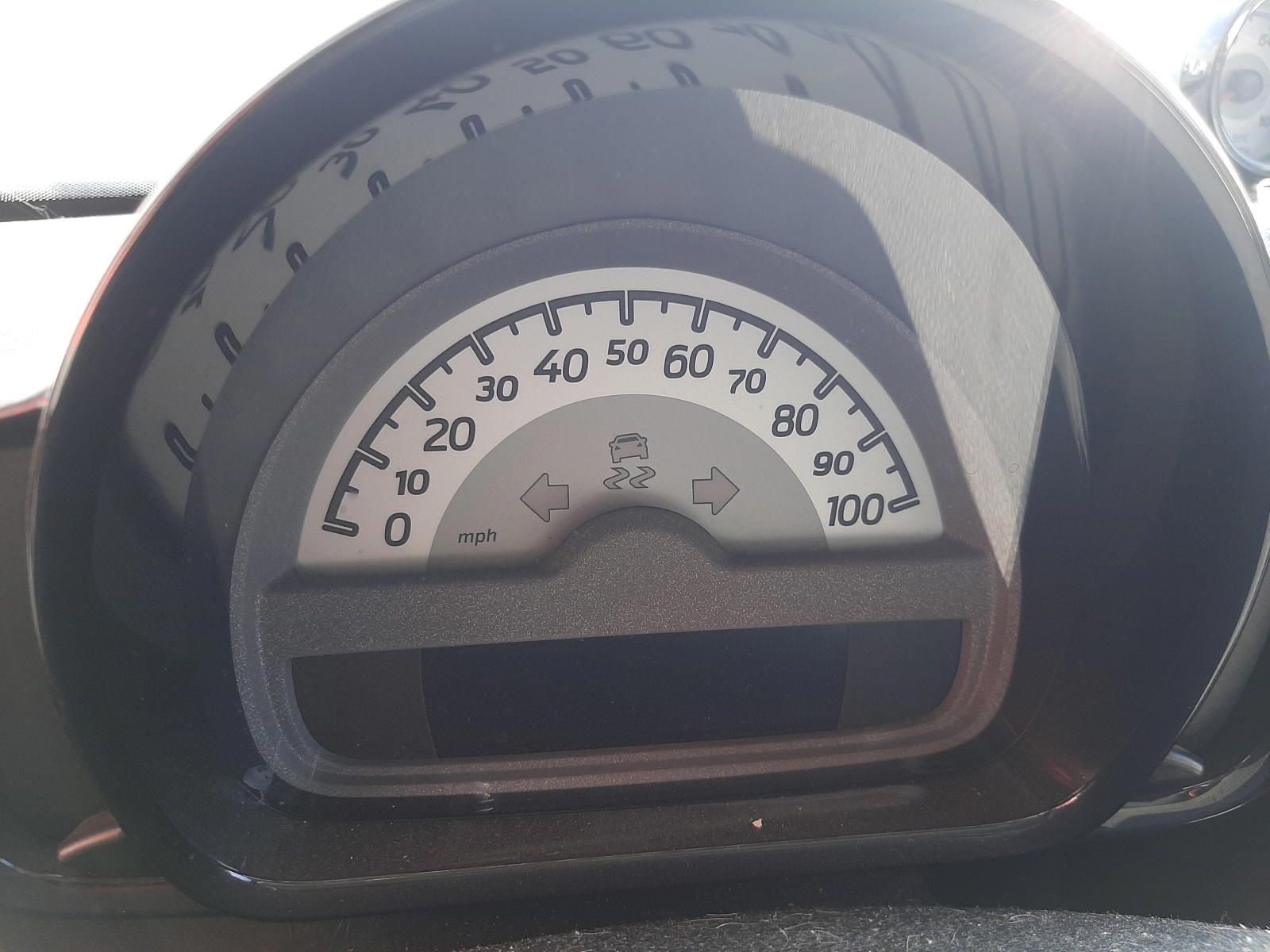 Photo 8 from auction – 2014 SMART FORTWO with VIN WMEEJ9AA0EK766726