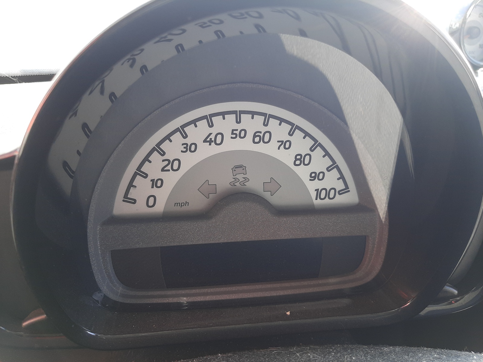 صورة رقم 8 من المزاد - 2014 SMART FORTWO مع VIN WMEEJ9AA0EK766726