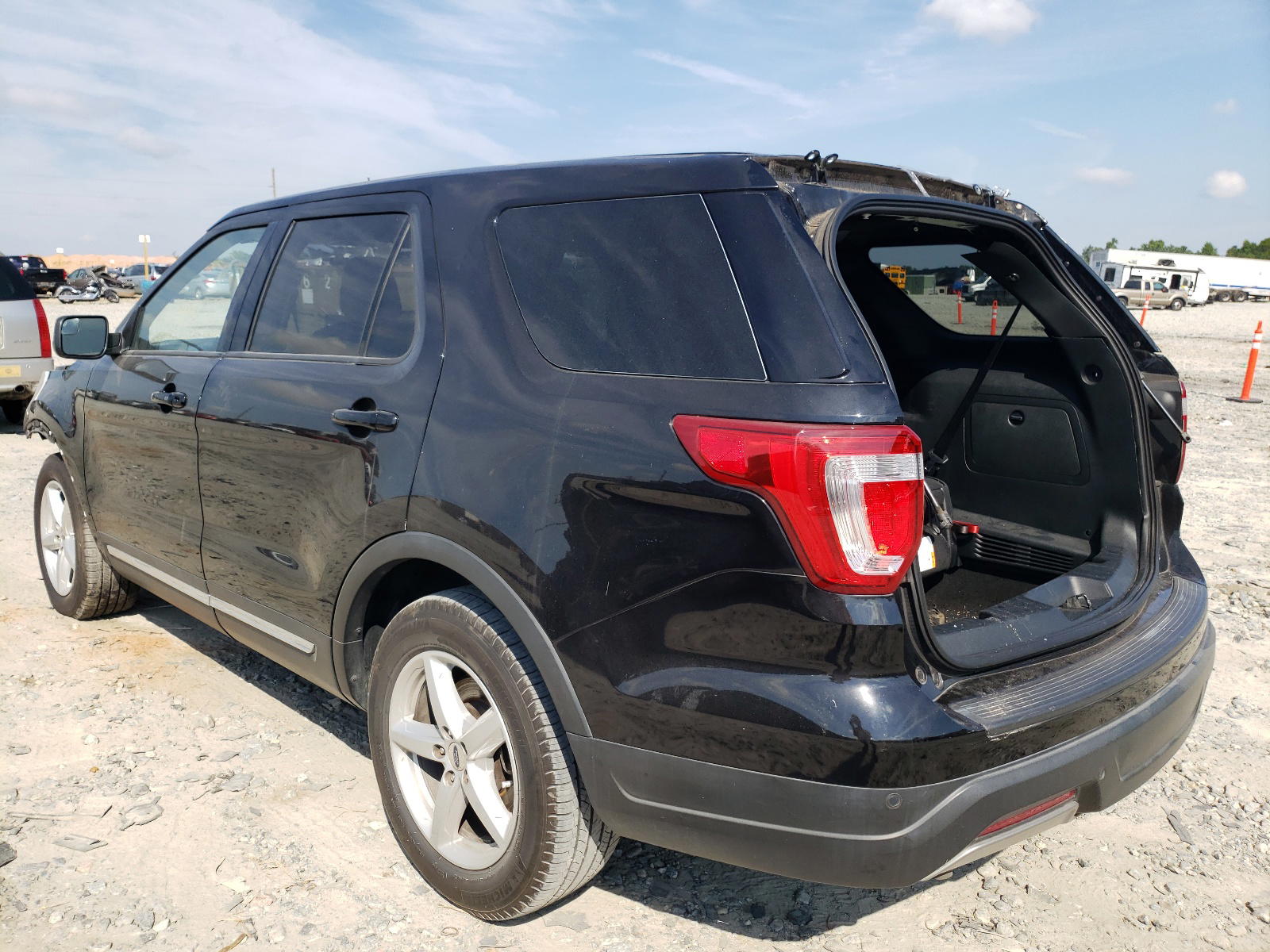 Photo 3 from auction – 2019 FORD EXPLORER X with VIN 1FM5K7D88KGB01625