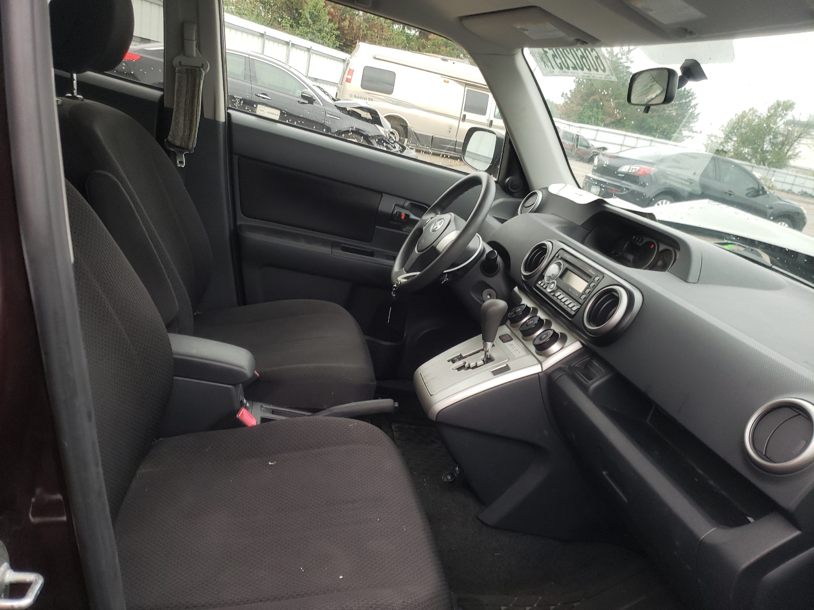 Photo 5 from auction – 2010 TOYOTA SCION XB with VIN JTLZE4FE5A1107273