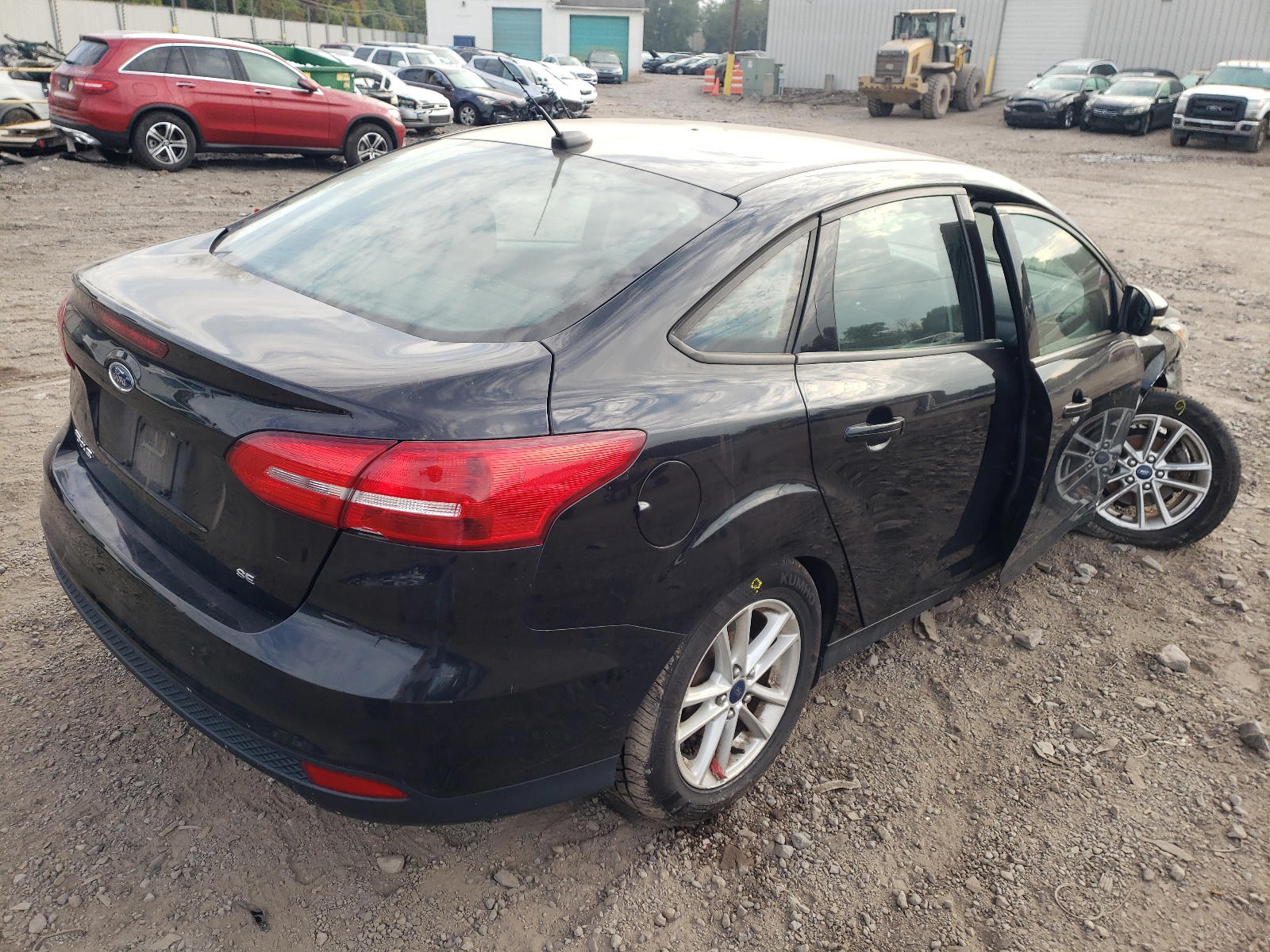 Photo 4 from auction – 2016 FORD FOCUS SE with VIN 1FADP3F26GL266872