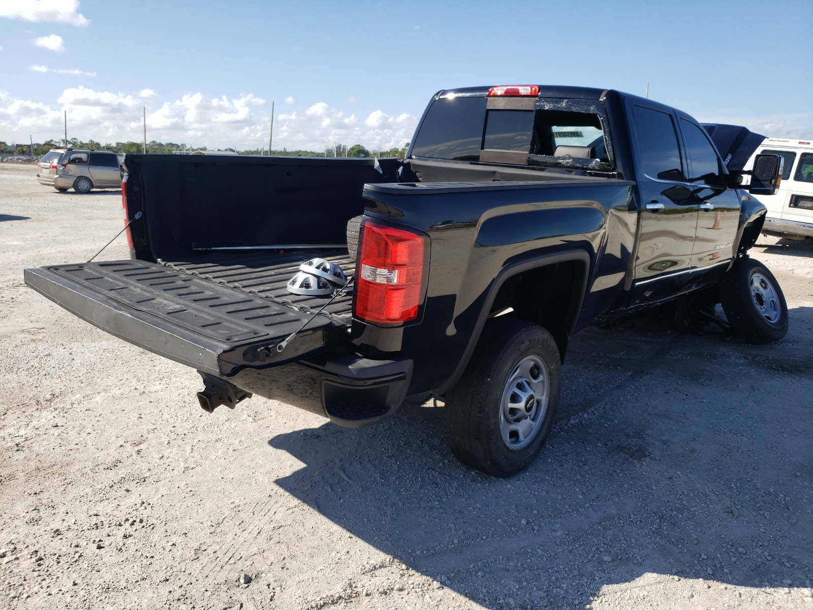 Photo 4 from auction – 2016 GMC SIERRA K25 with VIN 1GT12UE87GF183828