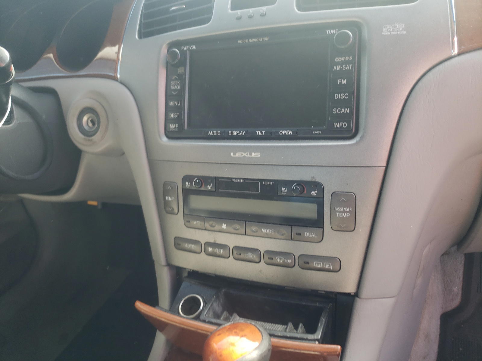 Photo 9 from auction – 2005 LEXUS ES 330 with VIN JTHBA30G555099489