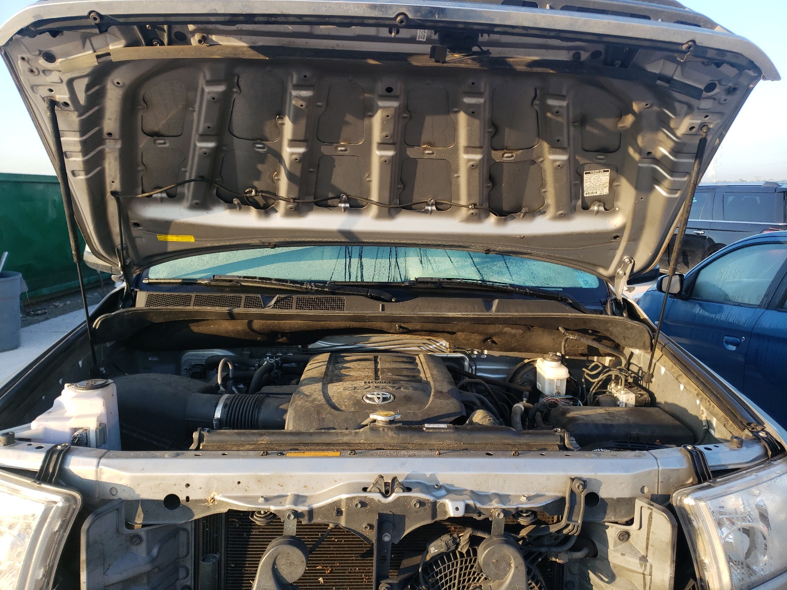Photo 7 from auction – 2016 TOYOTA SEQUOIA LI with VIN 5TDKY5G11GS062320