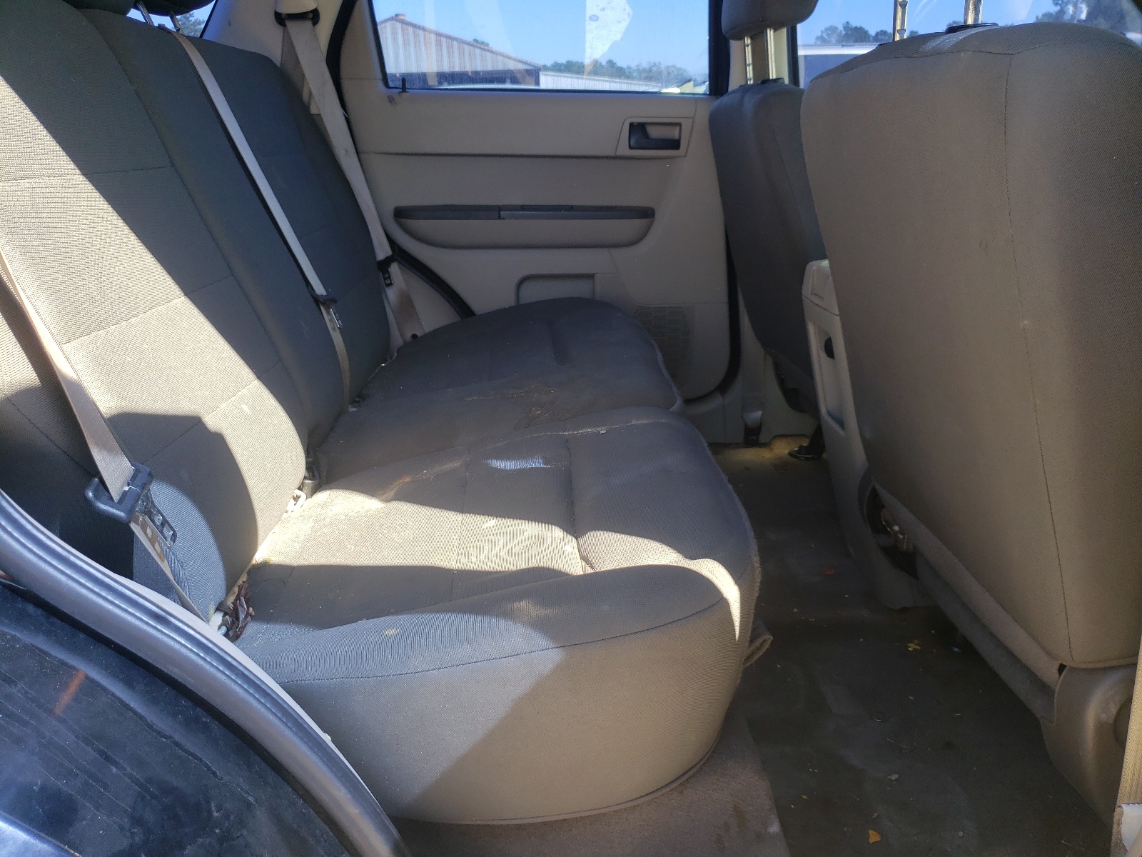 Photo 6 from auction – 2010 FORD ESCAPE XLS with VIN 1FMCU0C75AKA78219