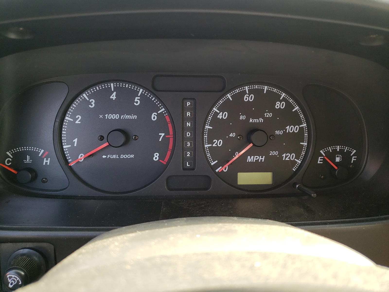 Photo 8 from auction – 2002 ISUZU RODEO S with VIN 4S2CK58W224310177