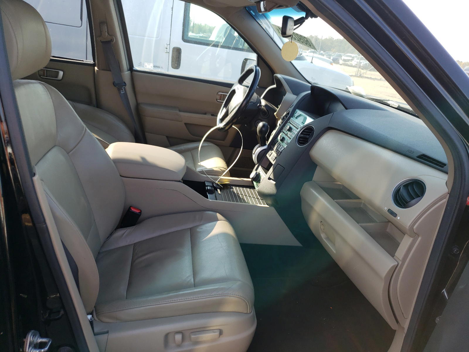 Photo 5 from auction – 2011 HONDA PILOT TOUR with VIN 5FNYF4H96BB501314