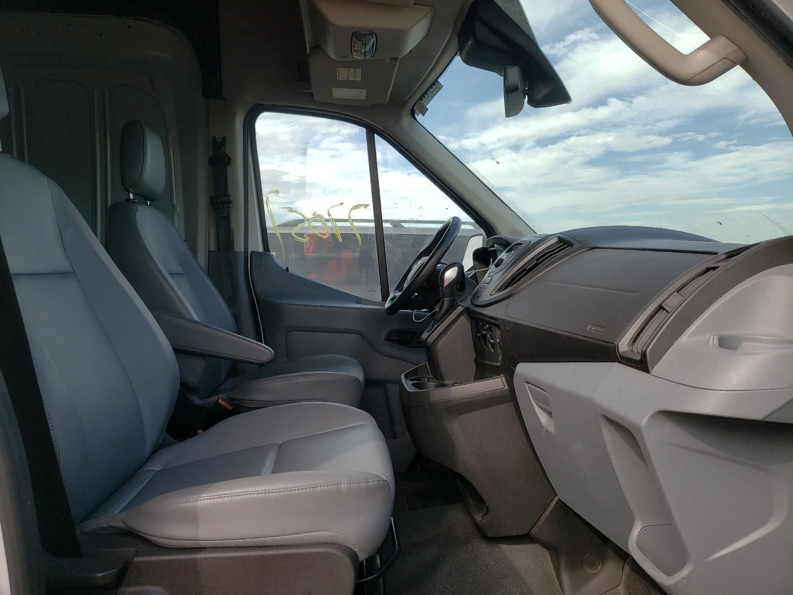 Photo 5 from auction – 2016 FORD TRANSIT T- with VIN 1FTYR2XM7GKB45354