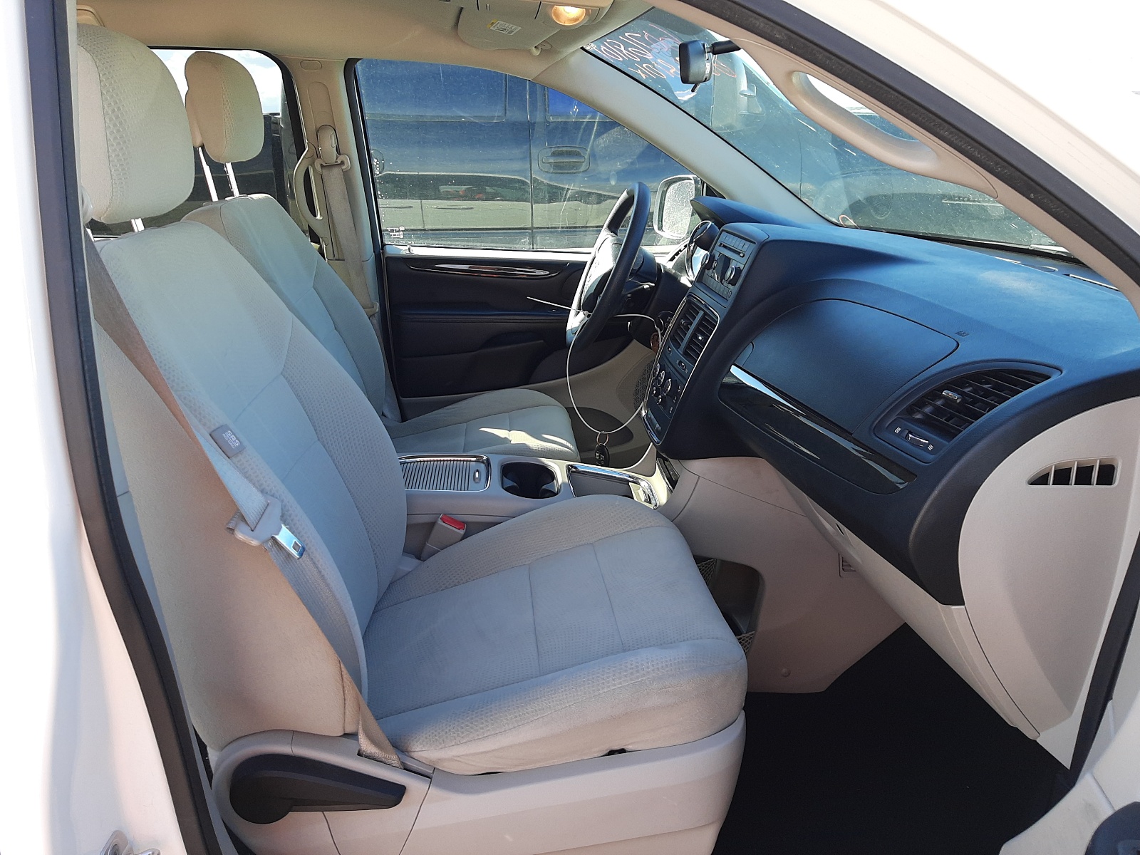 Foto 5 de la subasta – 2013 DODGE GRAND CARA con VIN 2C4RDGCG7DR653692