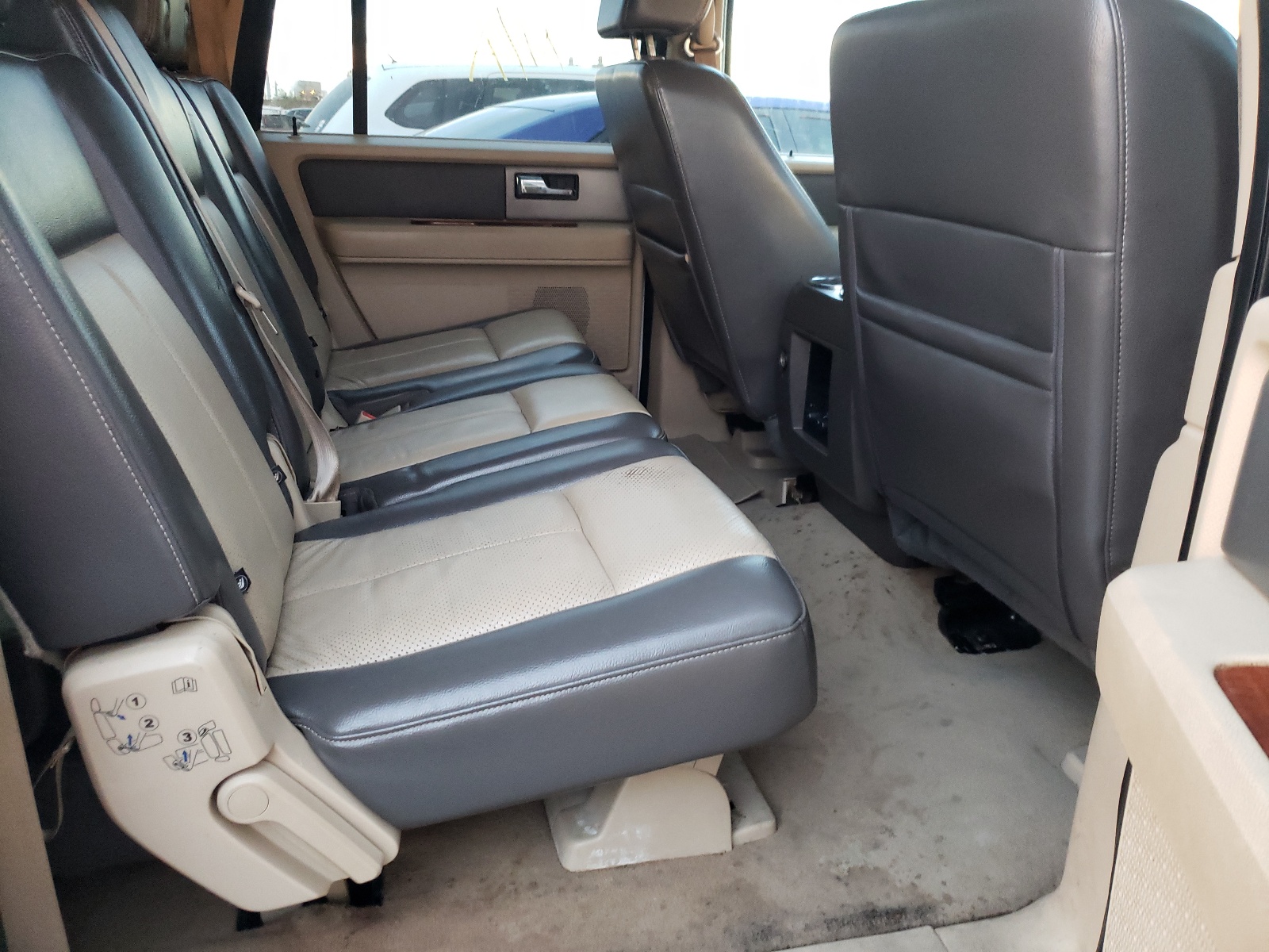 Zdjęcie 6 z aukcji – 2007 FORD EXPEDITION z VIN 1FMFK17547LA14578