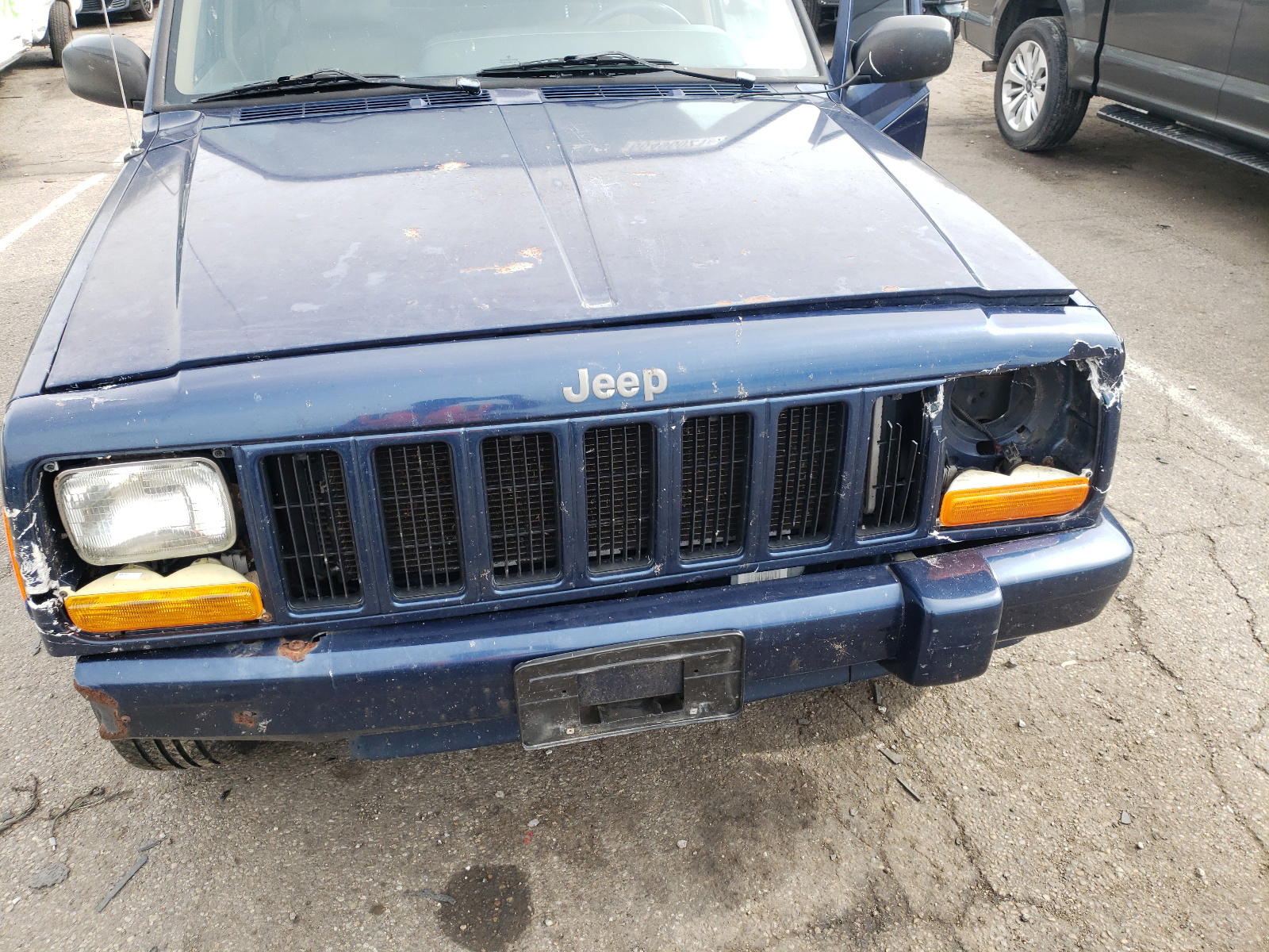 Photo 7 from auction – 2001 JEEP CHEROKEE C with VIN 1J4FF58S71L574391