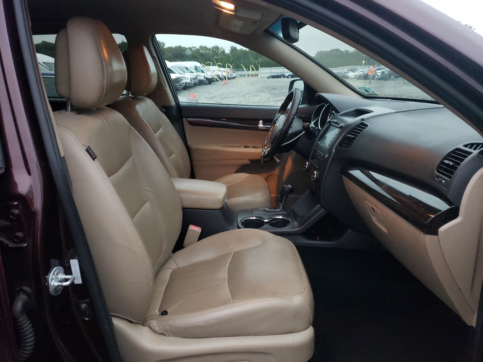 Photo 5 from auction – 2012 KIA SORENTO EX with VIN 5XYKU4A62CG219631
