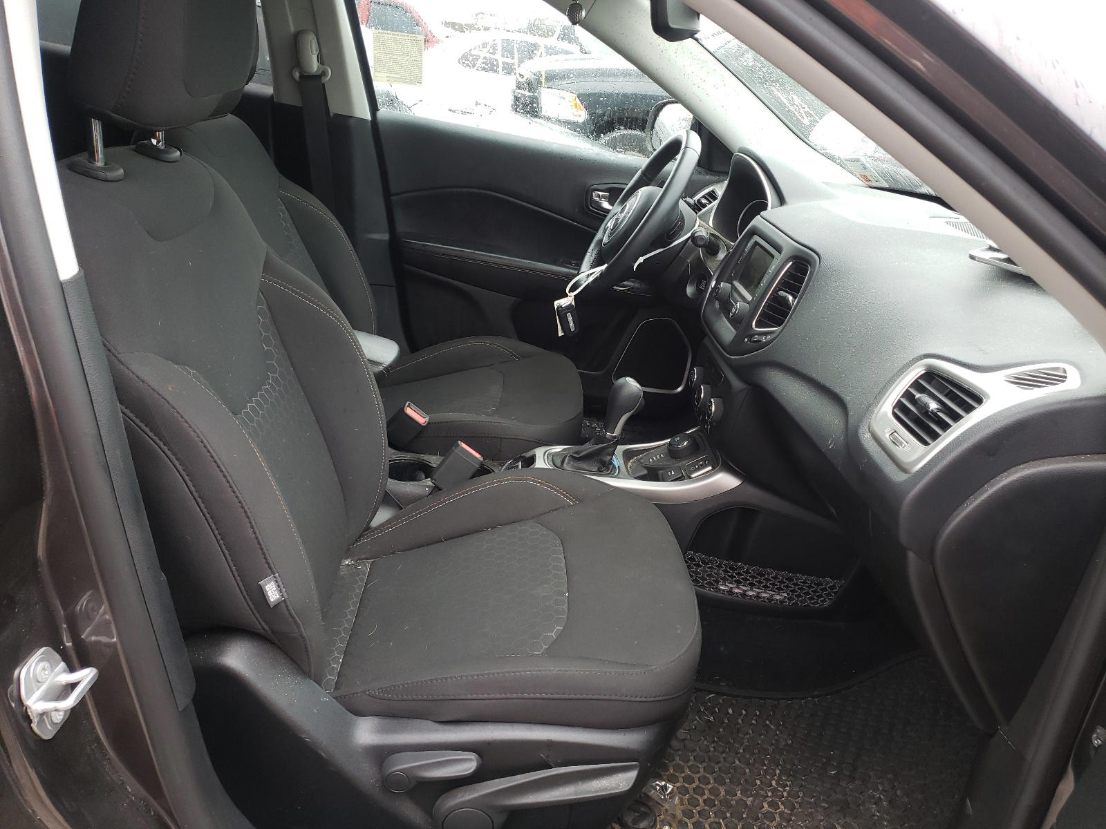 Photo 5 from auction – 2018 JEEP COMPASS SP with VIN 3C4NJDAB0JT493810