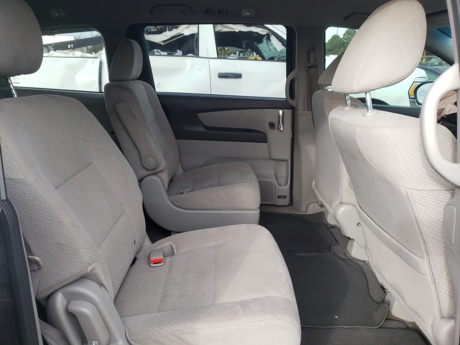 Photo 6 from auction – 2015 HONDA ODYSSEY LX with VIN 5FNRL5H25FB062909