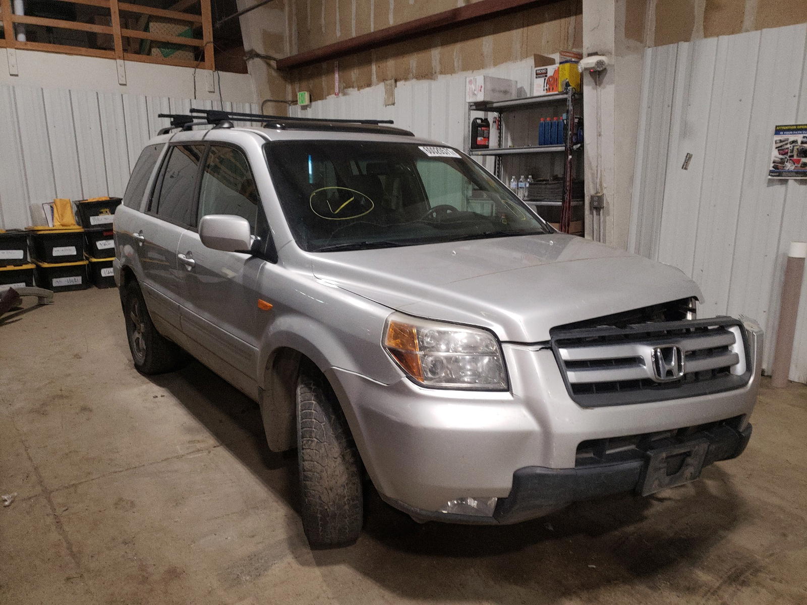 HONDA PILOT EXL 2008 with VIN 5FNYF185X8B045550 - Photo from auction
