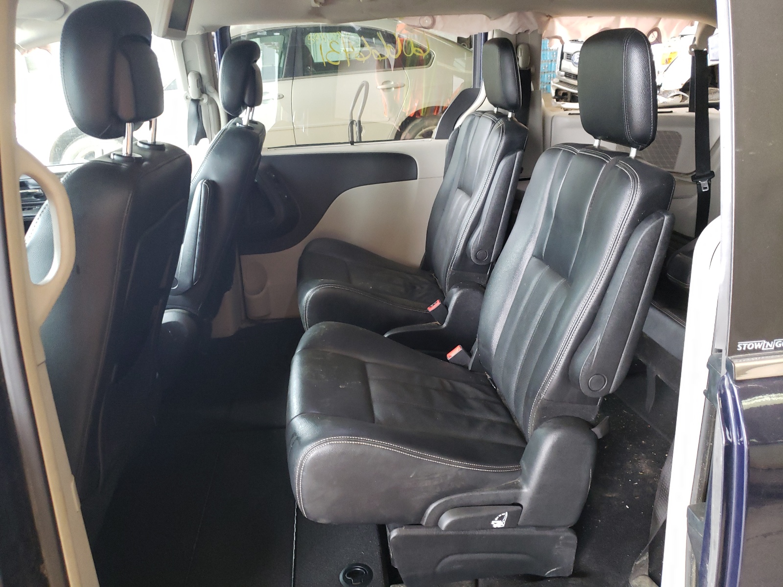 Photo 6 from auction – 2012 CHRYSLER TOWN & COU with VIN 2C4RC1CG9CR345437