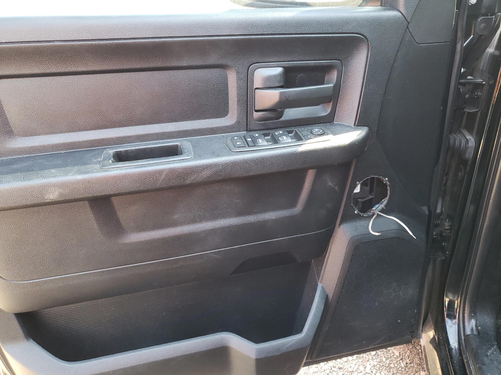 Photo 9 from auction – 2013 RAM 1500 ST with VIN 1C6RR6KT4DS587263
