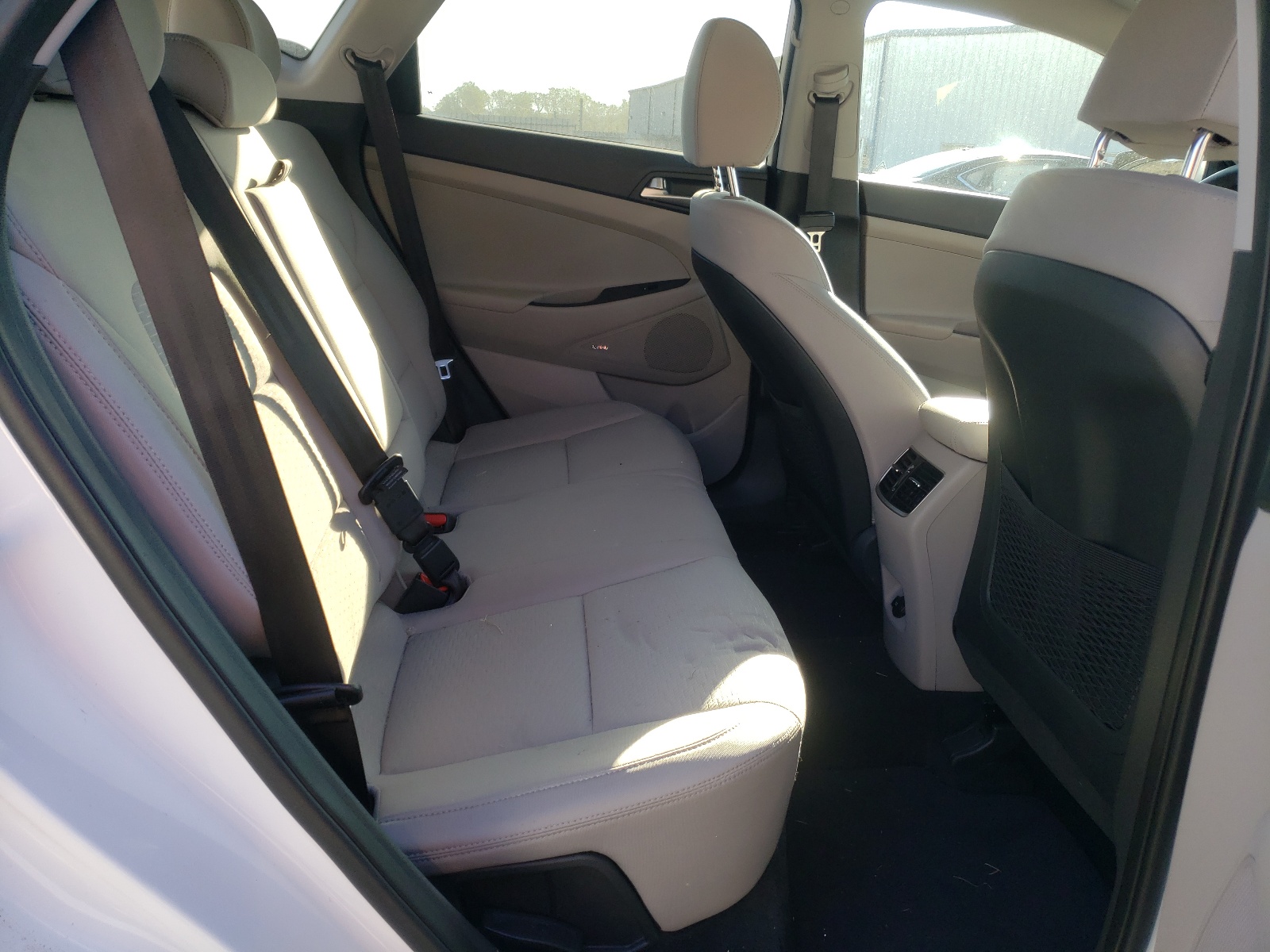 Photo 6 from auction – 2020 HYUNDAI TUCSON with VIN KM8J3CAL5LU260845