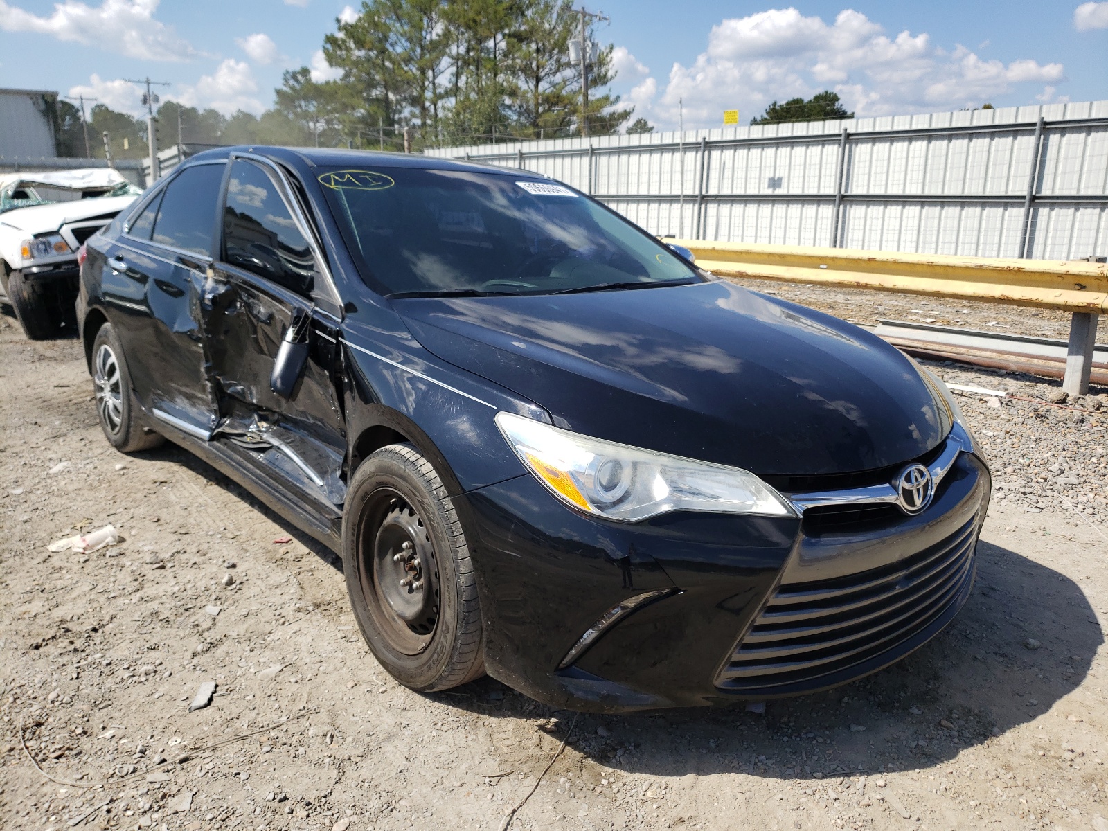 Photo 1 from auction – 2016 TOYOTA CAMRY LE with VIN 4T1BF1FK1GU203127