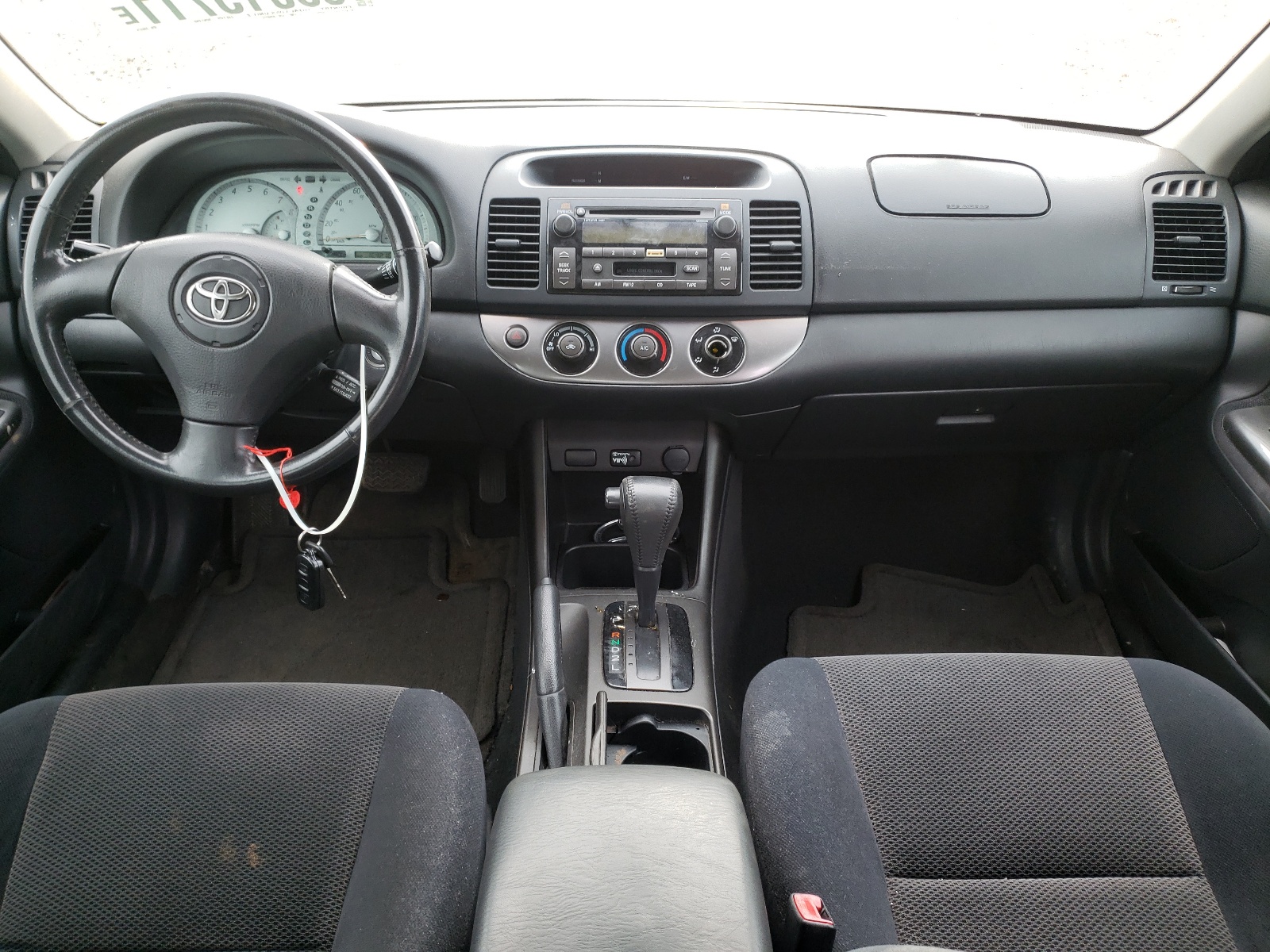 Photo 9 from auction – 2003 TOYOTA CAMRY LE with VIN 4T1BE32K53U238574