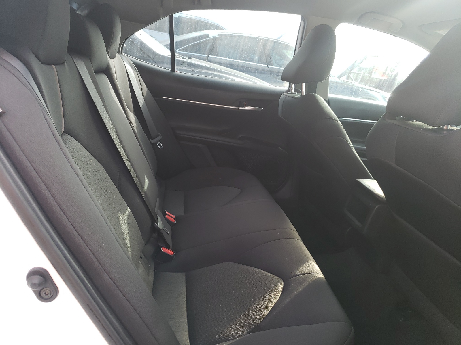 Photo 6 from auction – 2020 TOYOTA CAMRY LE with VIN 4T1C11AK2LU335298