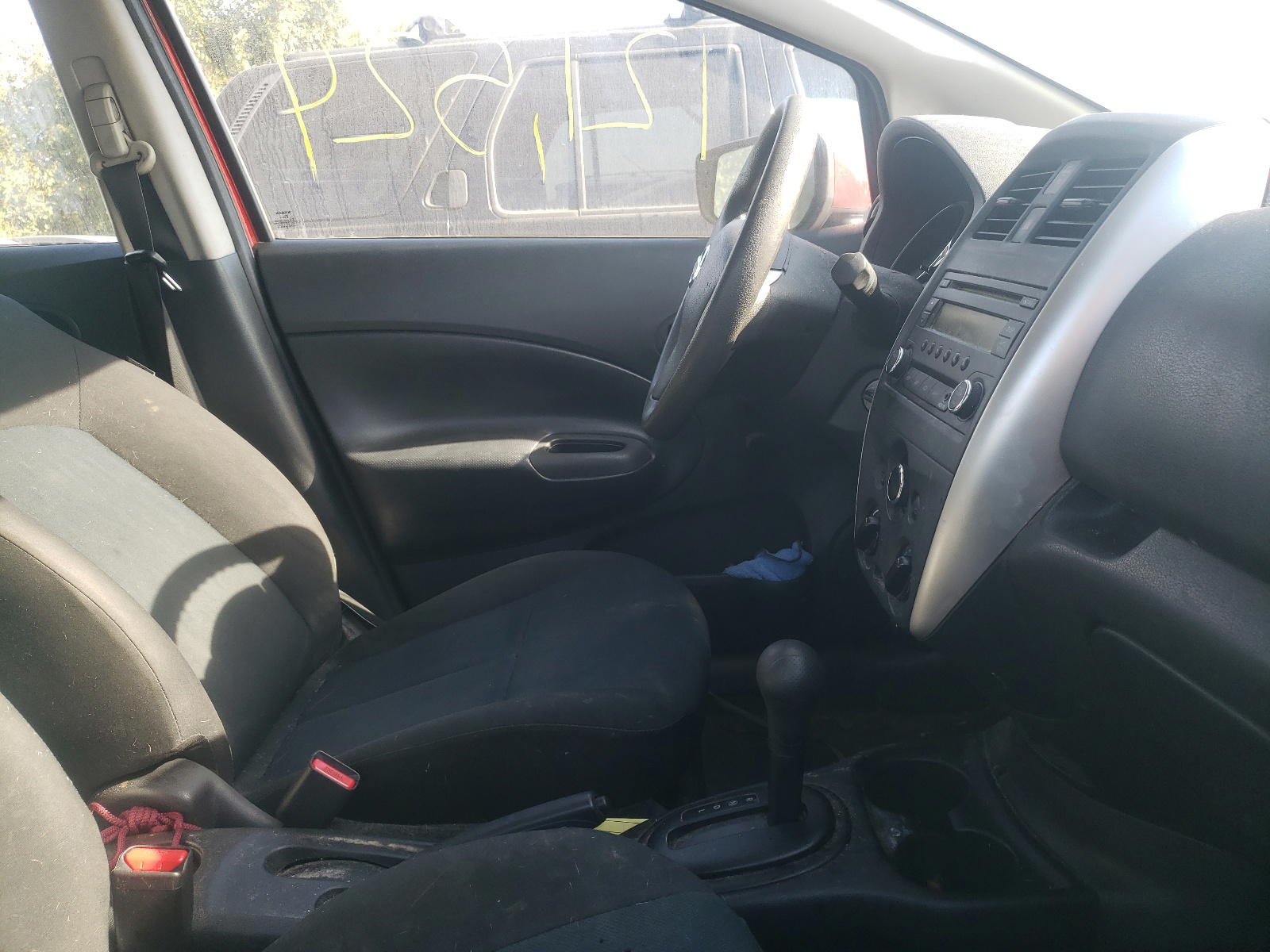 Photo 5 from auction – 2015 NISSAN VERSA NOTE with VIN 3N1CE2CP9FL359512