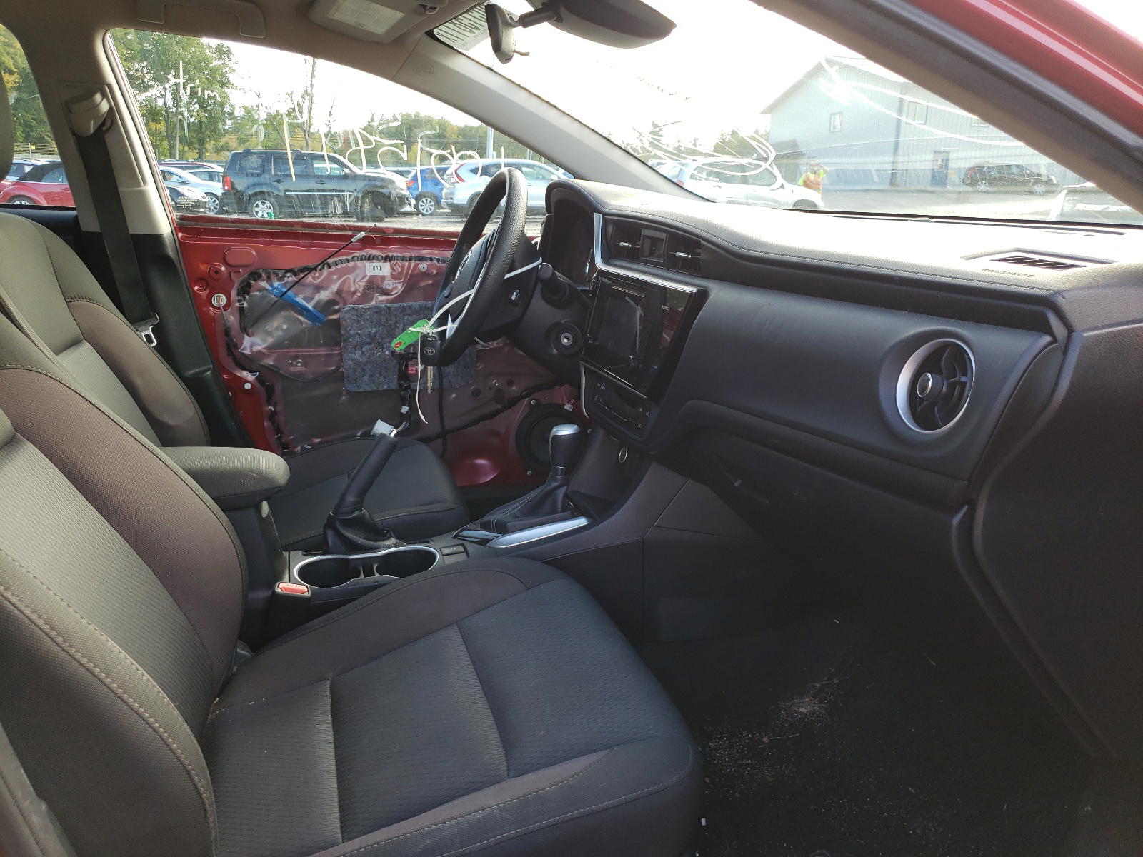 Photo 5 from auction – 2017 TOYOTA COROLLA L with VIN 2T1BURHEXHC839804