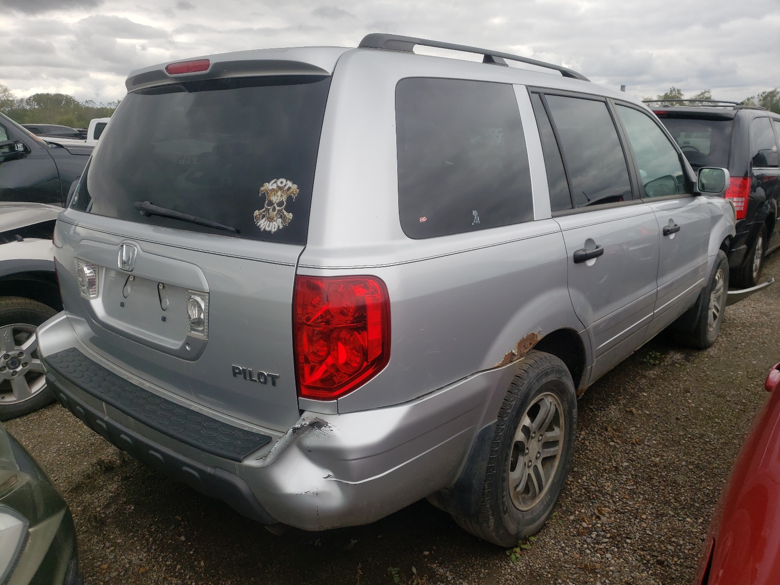 Photo 4 from auction – 2004 HONDA PILOT EXL with VIN 2HKYF18684H581398