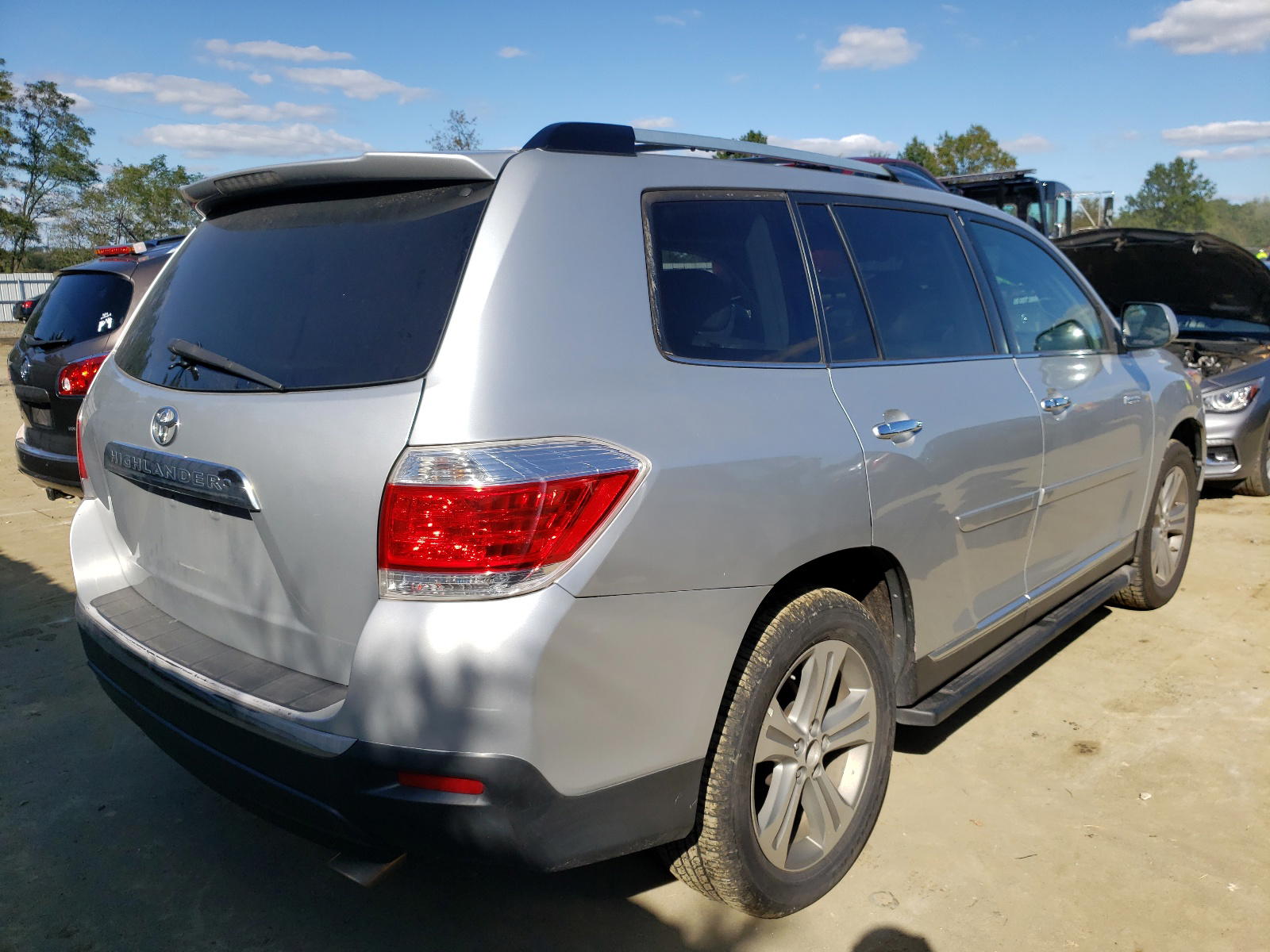 Photo 4 from auction – 2012 TOYOTA HIGHLANDER with VIN 5TDDK3EH0CS103867