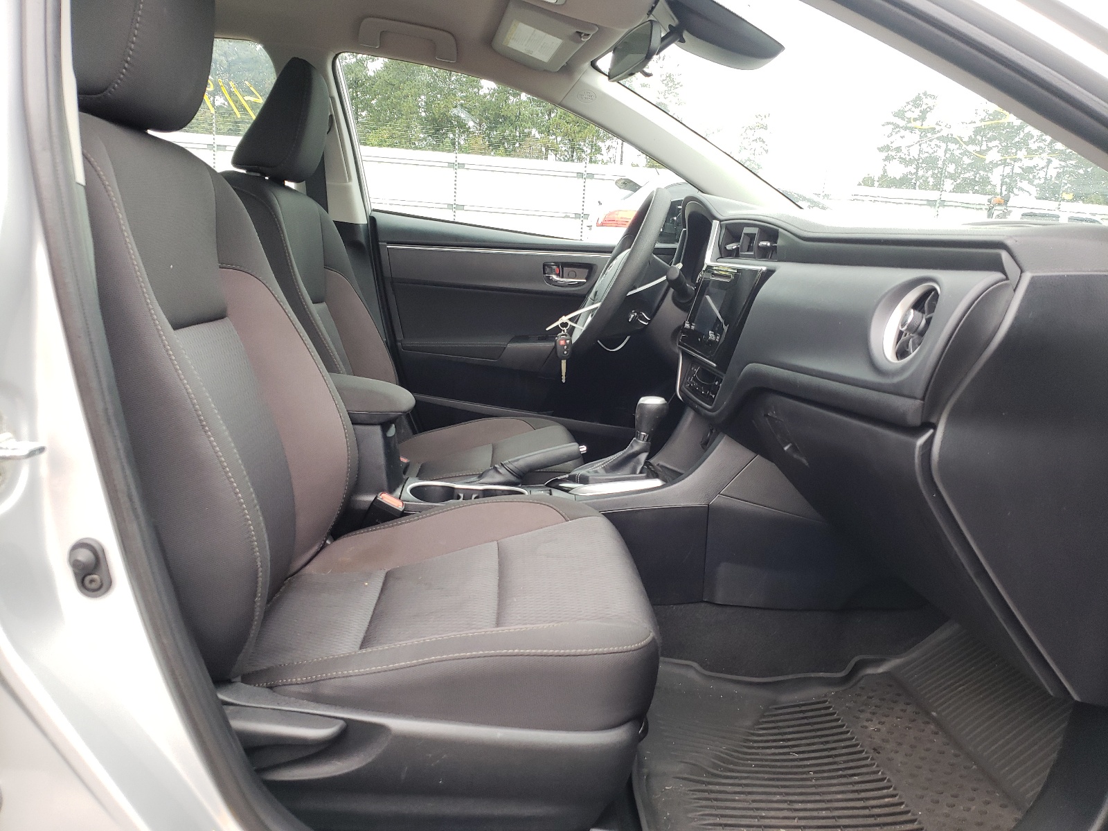 Photo 5 from auction – 2018 TOYOTA COROLLA L with VIN 2T1BURHE2JC085142
