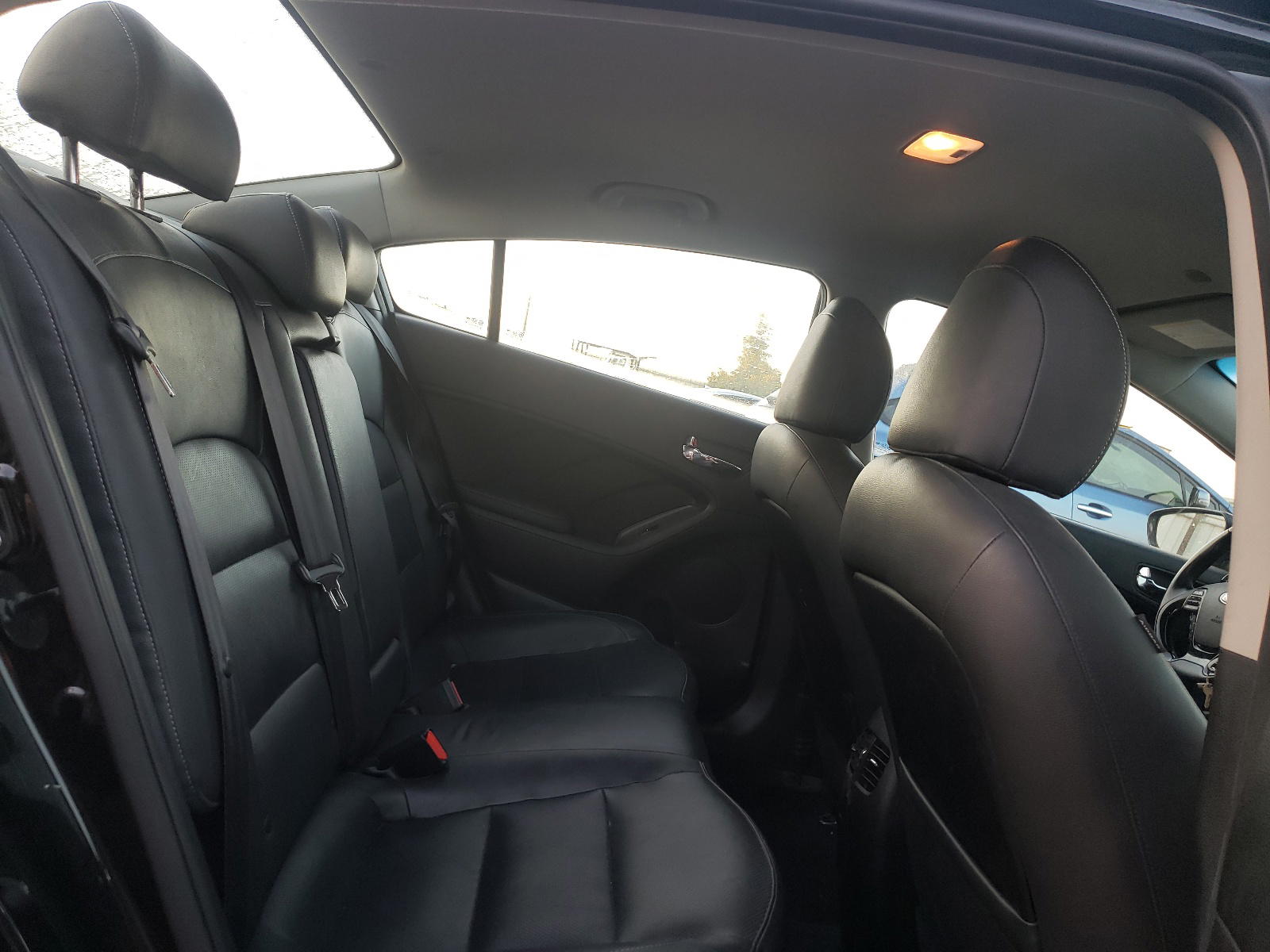 Photo 6 from auction – 2017 KIA FORTE EX with VIN 3KPFL4A89HE130164