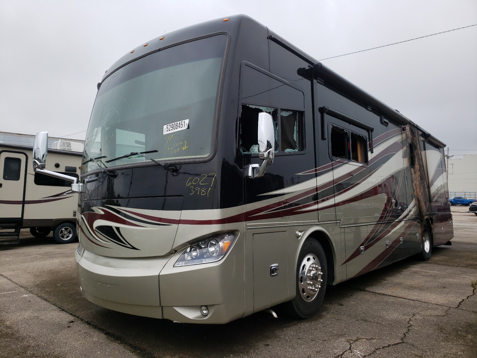 Photo 2 from auction – 2014 FREIGHTLINER TRVL HOME with VIN 4UZACGCY4ECGD2408