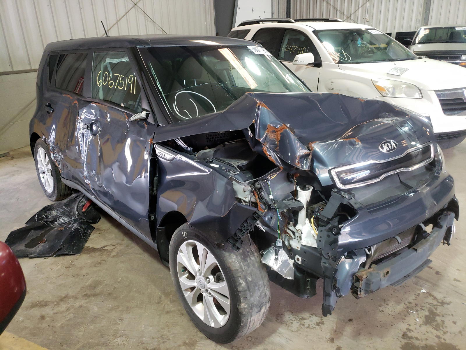 KIA SOUL + 2016 with VIN KNDJP3A51G7252384 - Photo from auction