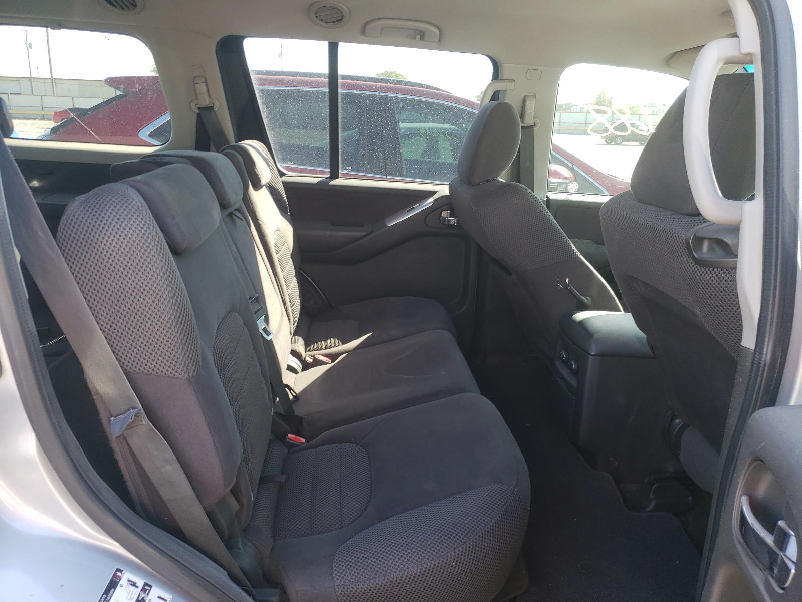 Photo 6 from auction – 2011 NISSAN PATHFINDER with VIN 5N1AR1NN6BC620630