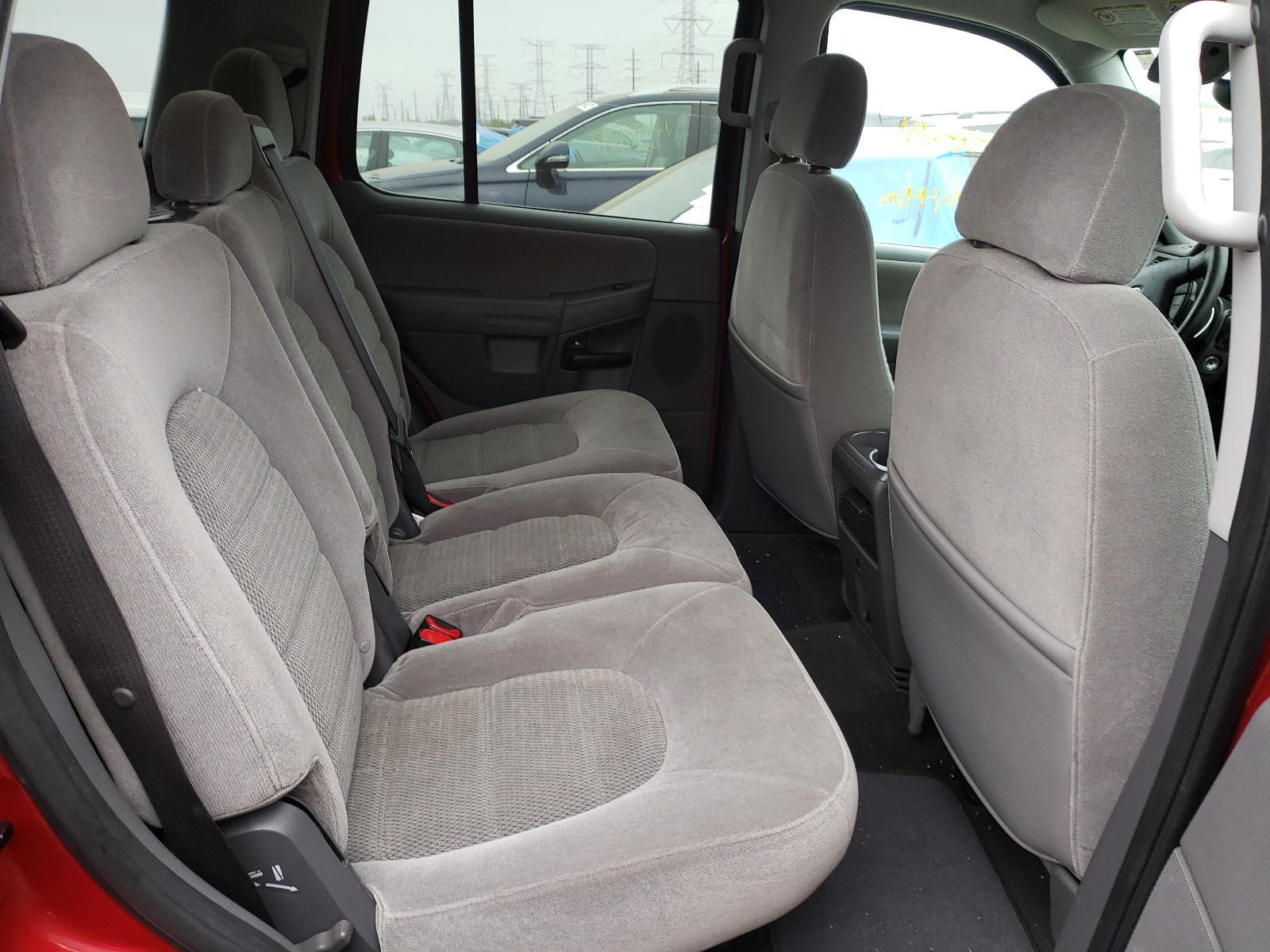 Photo 6 from auction – 2005 FORD EXPLORER X with VIN 1FMZU73K25UA02491